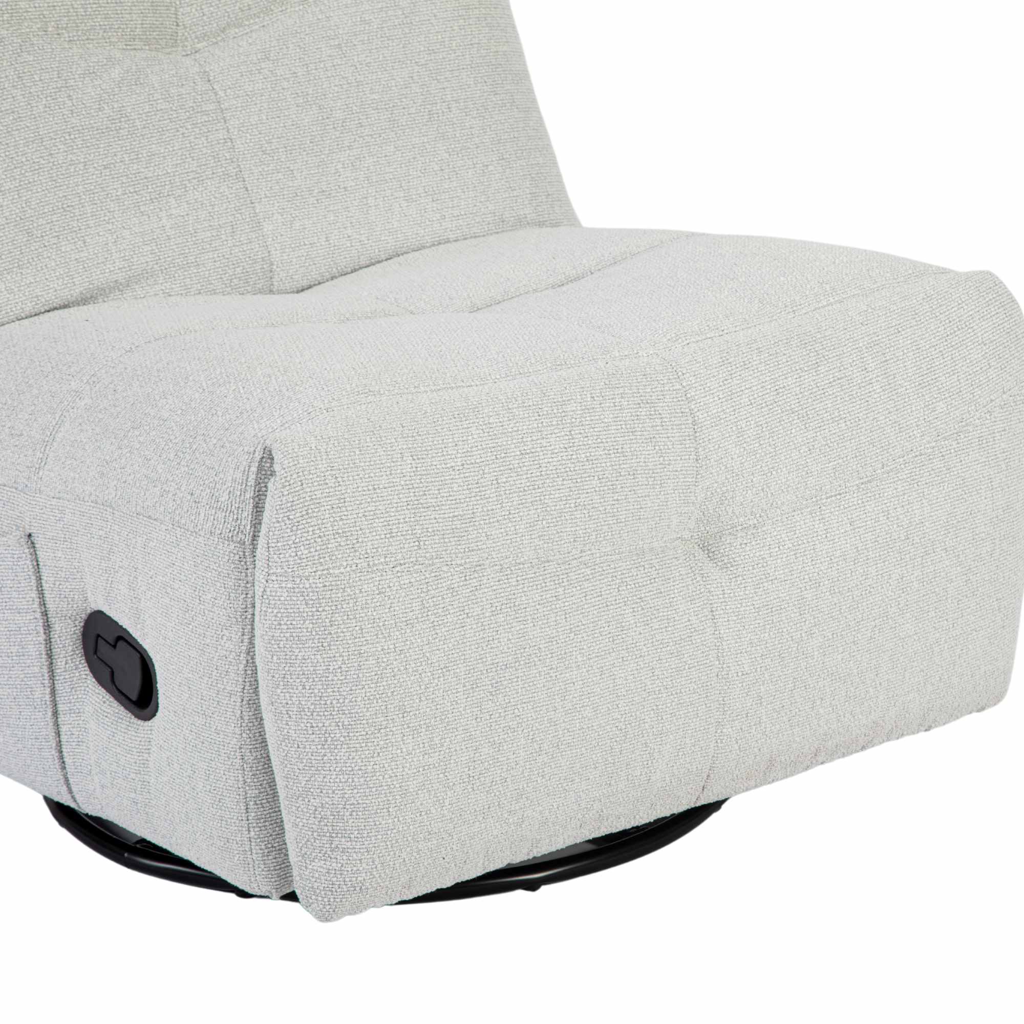 Relaxfauteuil Lazy van Starfurn in relaxstand in een sfeervolle zithoek met een plaid