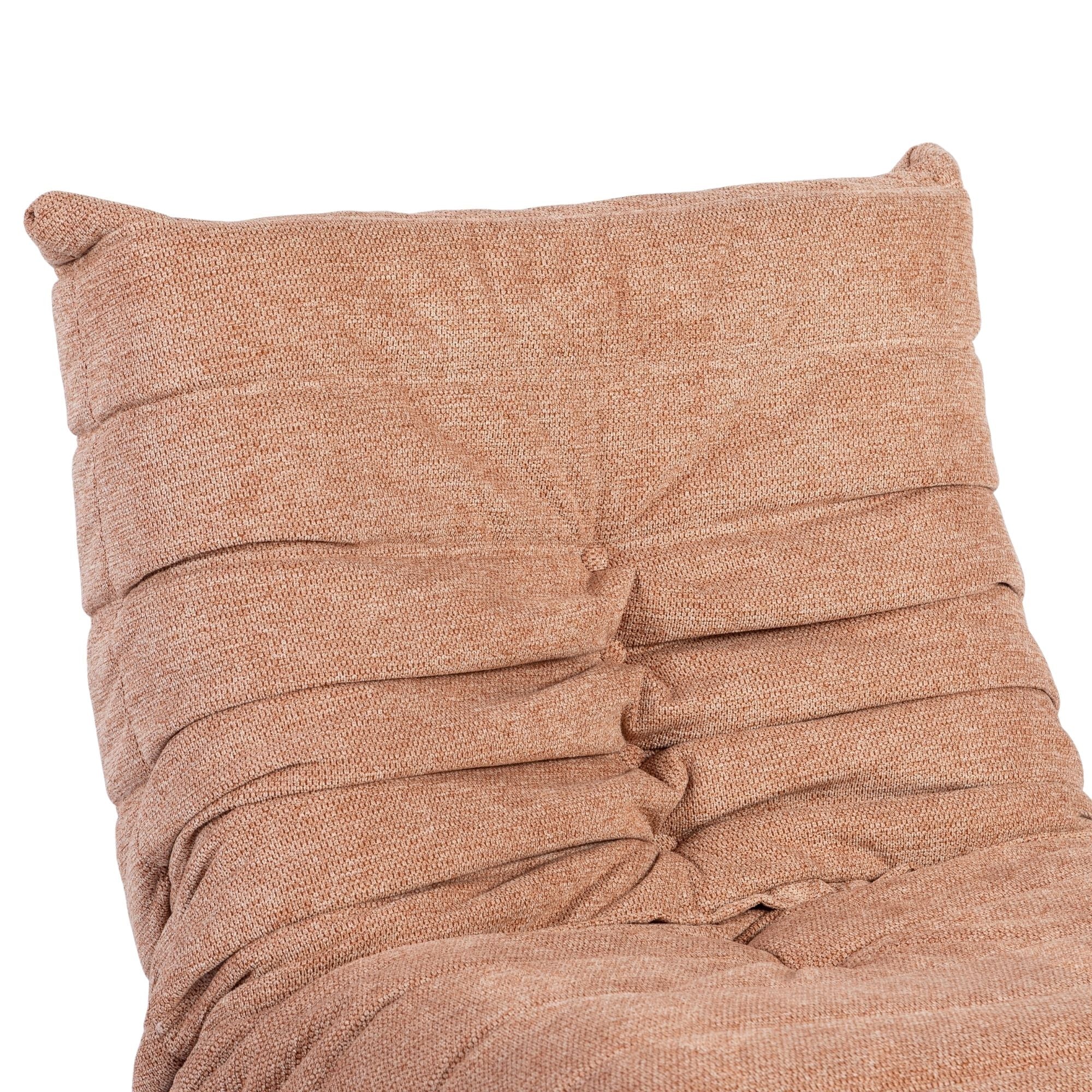 Relaxfauteuil Zen van Starfurn in roze, detail van de geplooide bekleding