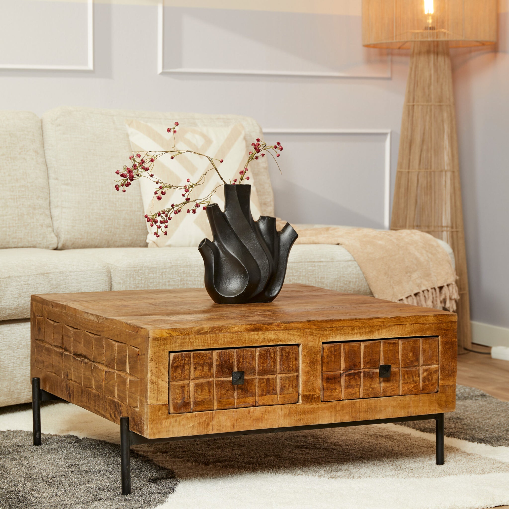 Salontafel Brandy Mangohout Vierkant 80cm van Starfurn met vier lades en metalen onderstel