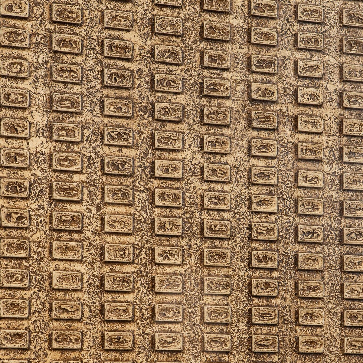 Sierre Bronze MDF Framed Wall Panel With Glass L van PTMD, bronskleurig wandpaneel in een sfeervolle interieursetting