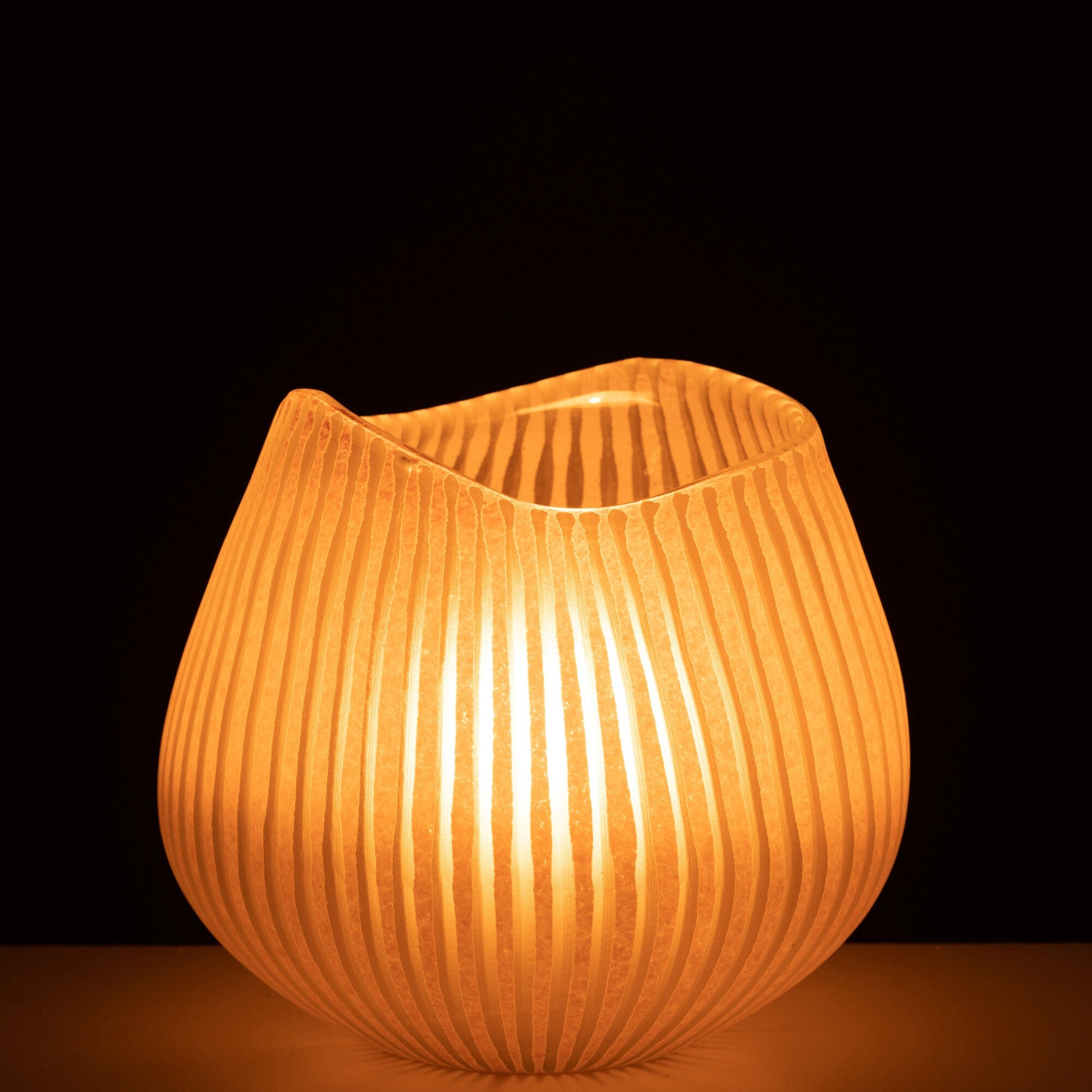 Vaas Streep Glas Lichtroze Small L21x22b22xh20,5cm J-Line - Vaas - J-Line - livinglovely.nl