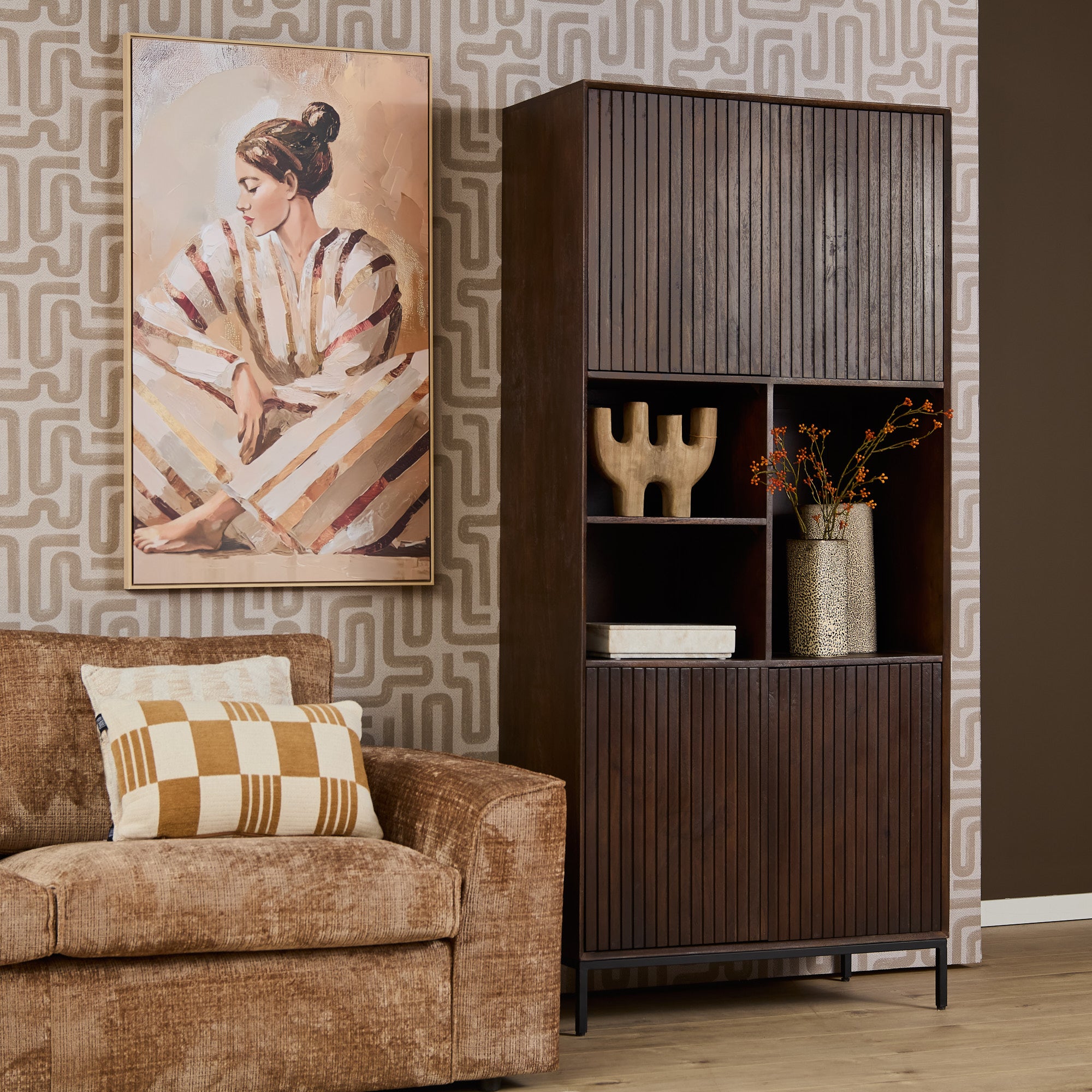 Achterzijde van de Vakkenkast Madison Bruin 90cm van Starfurn met het zwart gelakte metalen frame