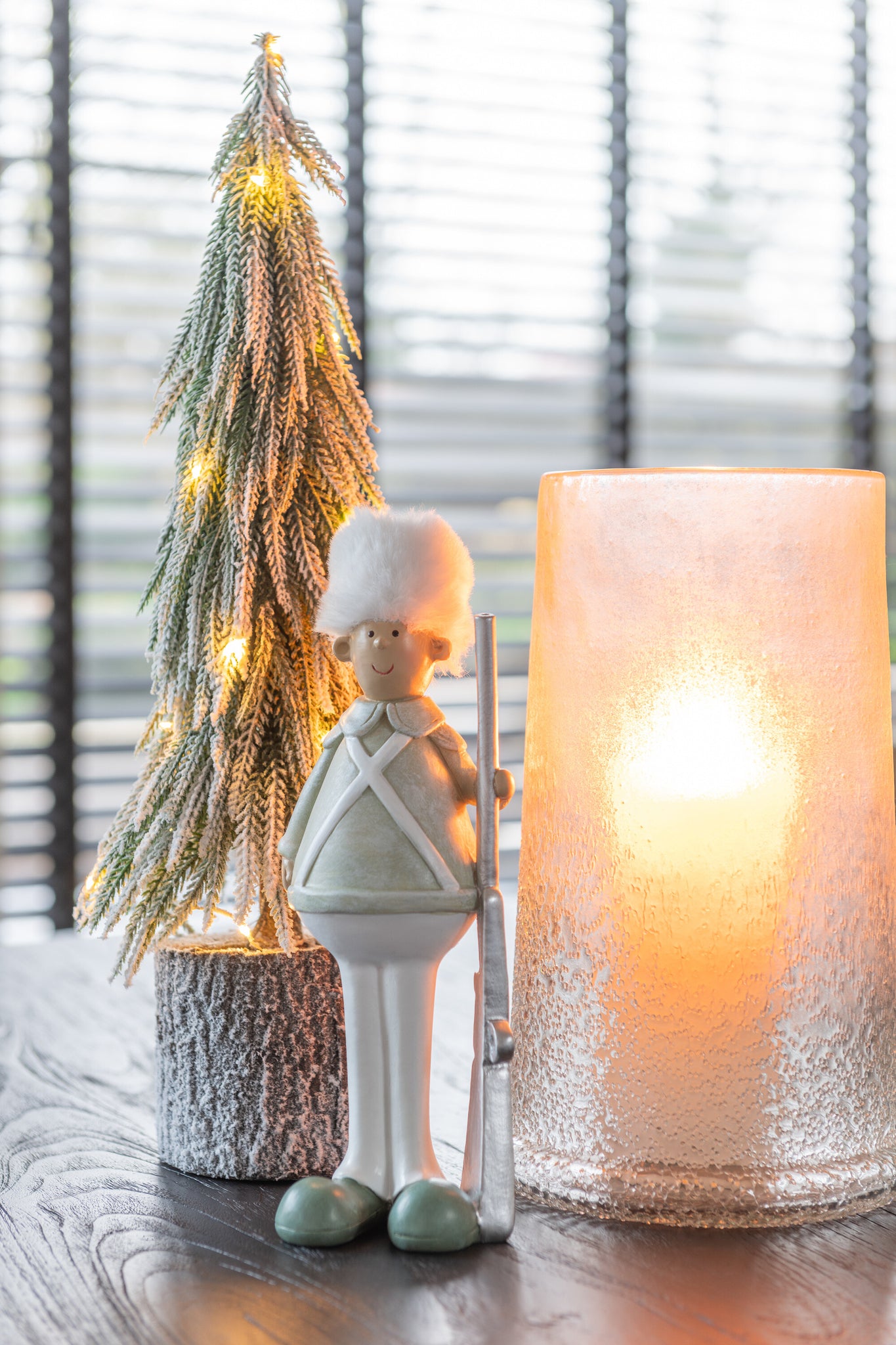 Xmas Tree A+Led Artificial Snow Green Midum - - J-Line - livinglovely.nl