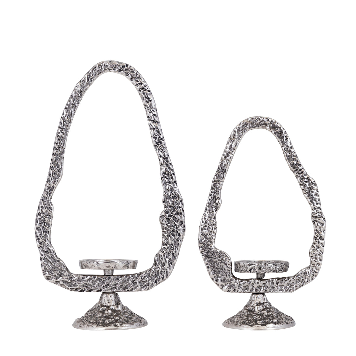 Yindee Gun Metal Casted Alu Oval Candle Holder L van PTMD, detail van de gunmetal afwerking