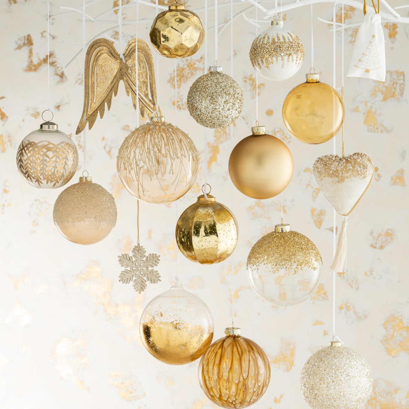 Doos Van 4 Kerstballen Effen Transparant Goud Medium J-Line