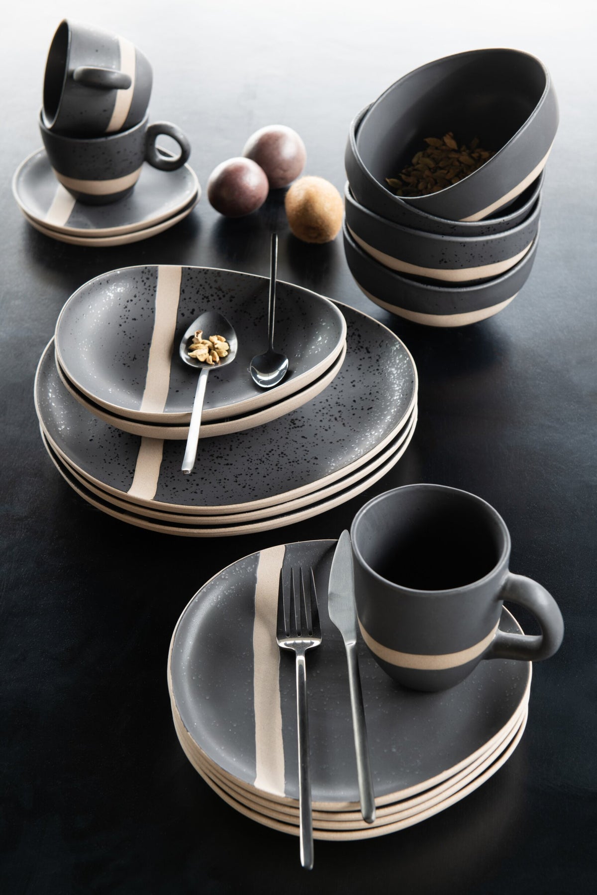 Bord Keramiek Zwart/Taupe Small J-Line