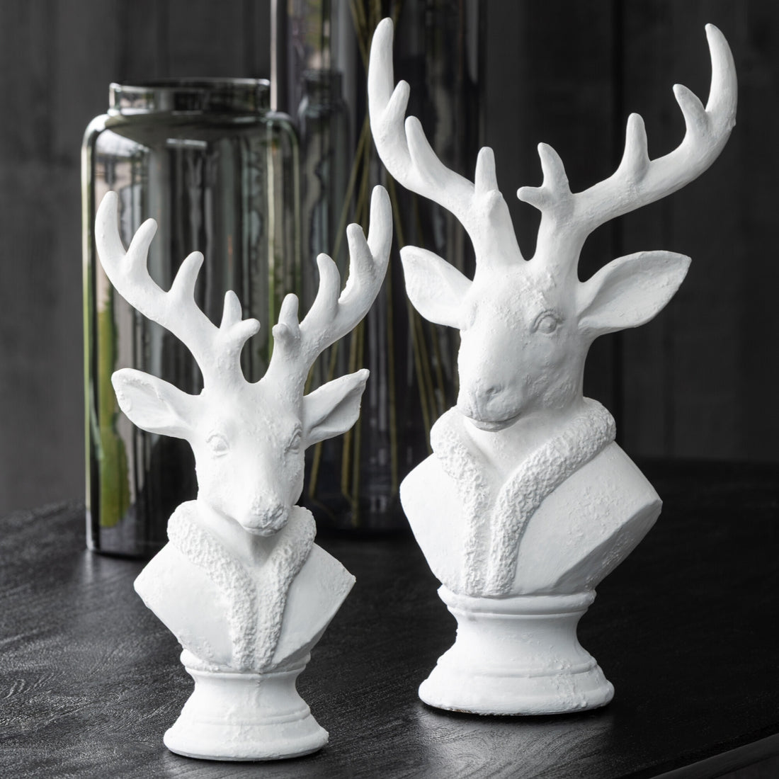 Hert Polyresin Wit Small J-Line