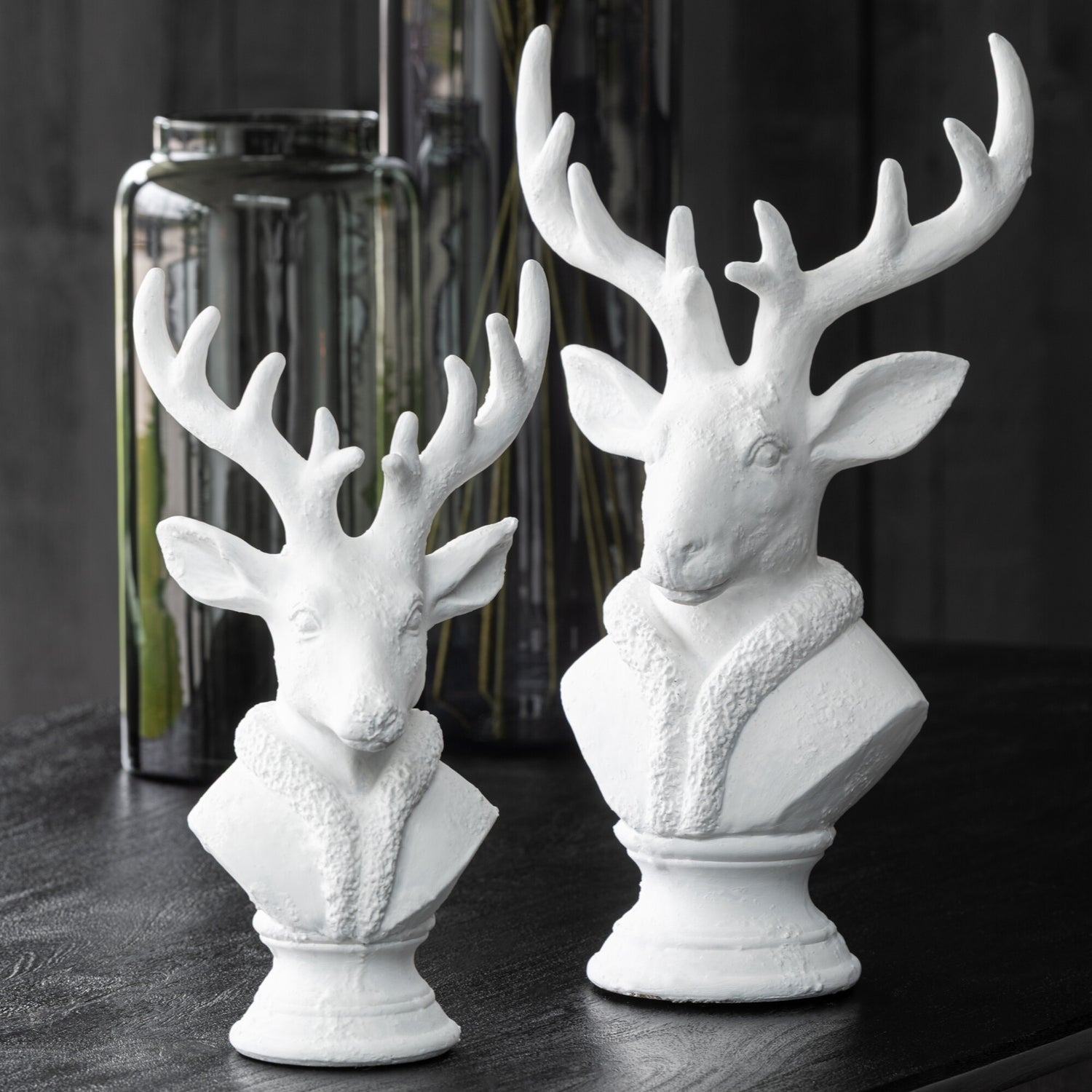 Hert Polyresin Wit Large J-Line