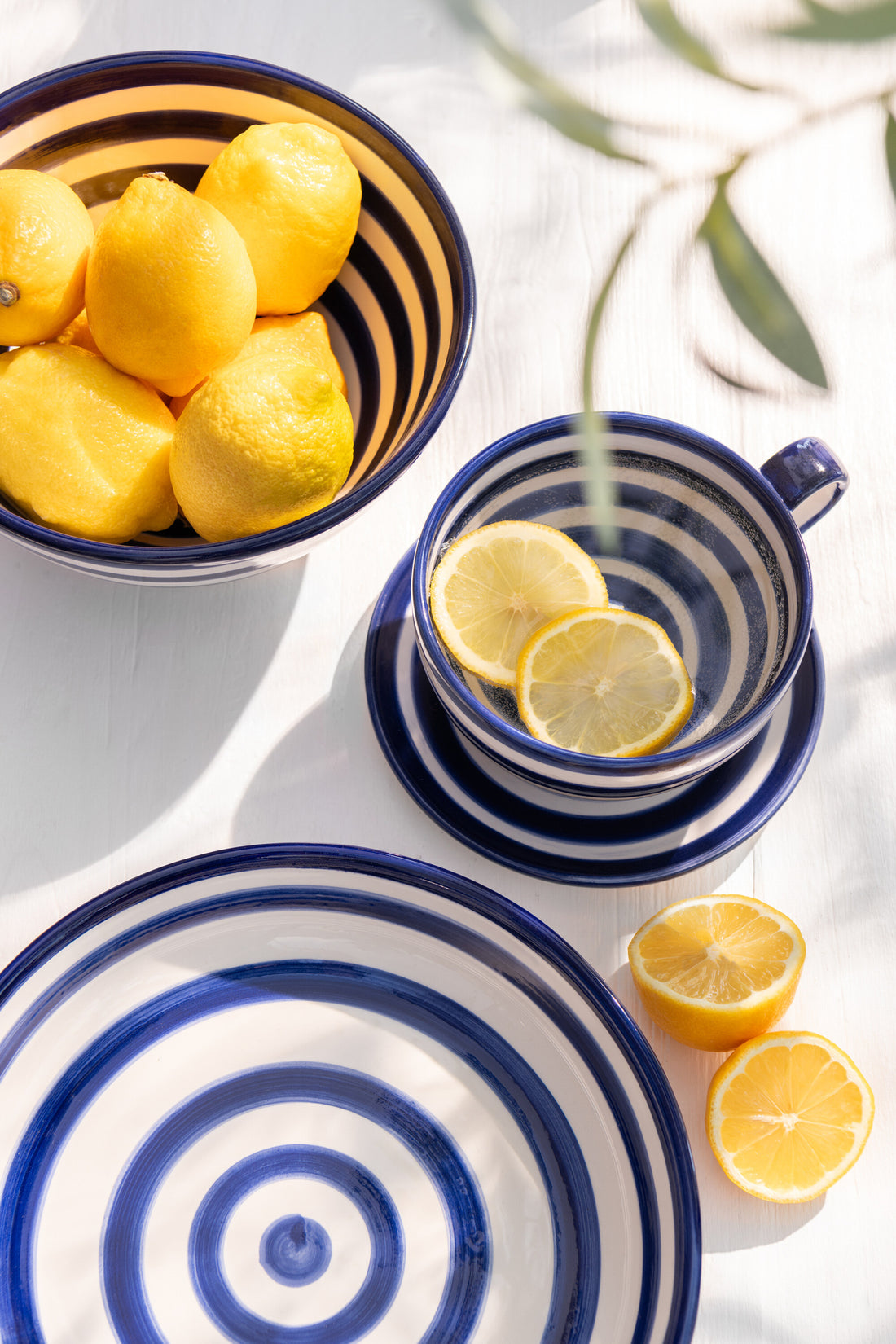 Grote Lage Kom Granada Strepen Cobalt Blauw/Wit Keramiek J-Line