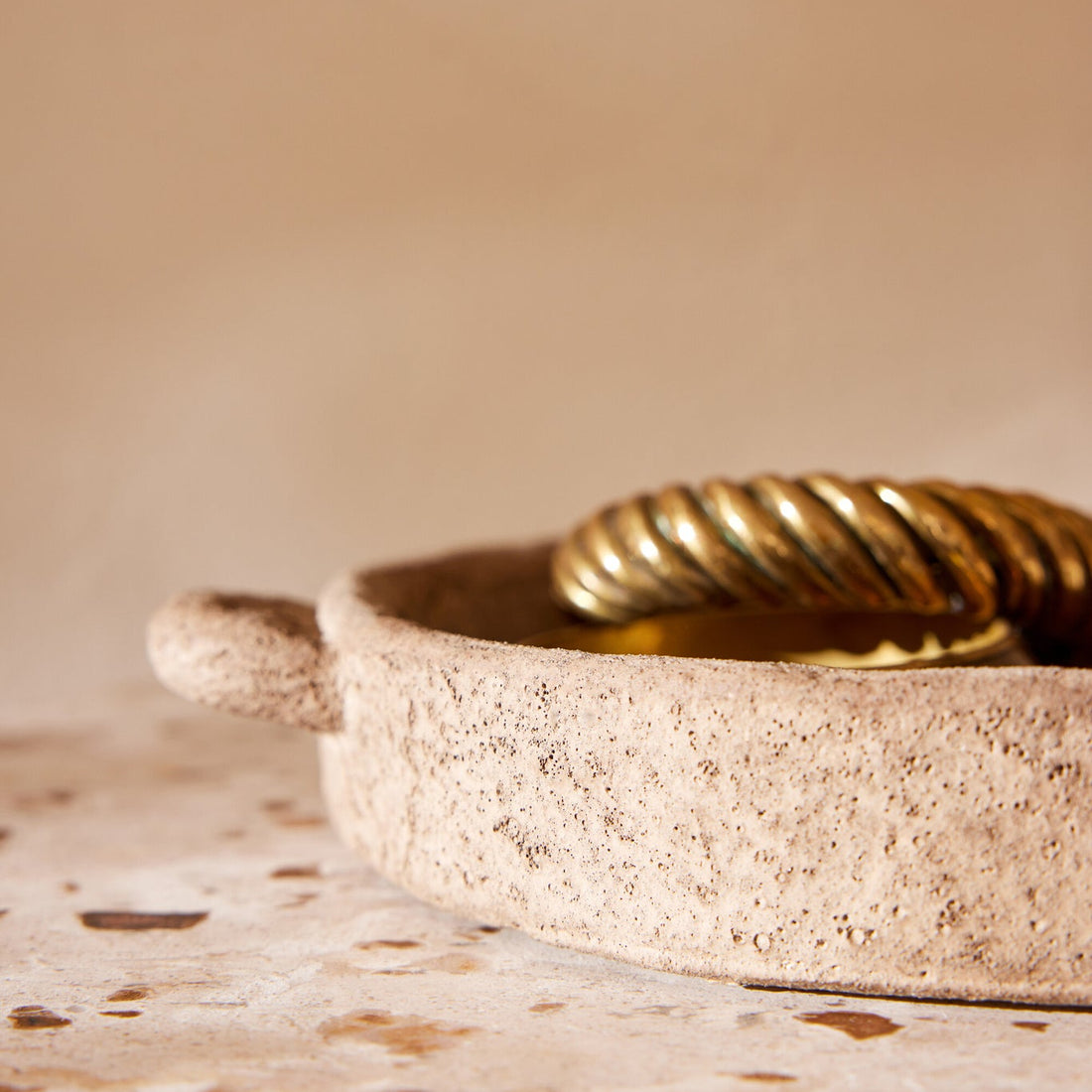 Bord Rond Cement Beige/Donkerbruin Large Assortiment Van 2 J-Line