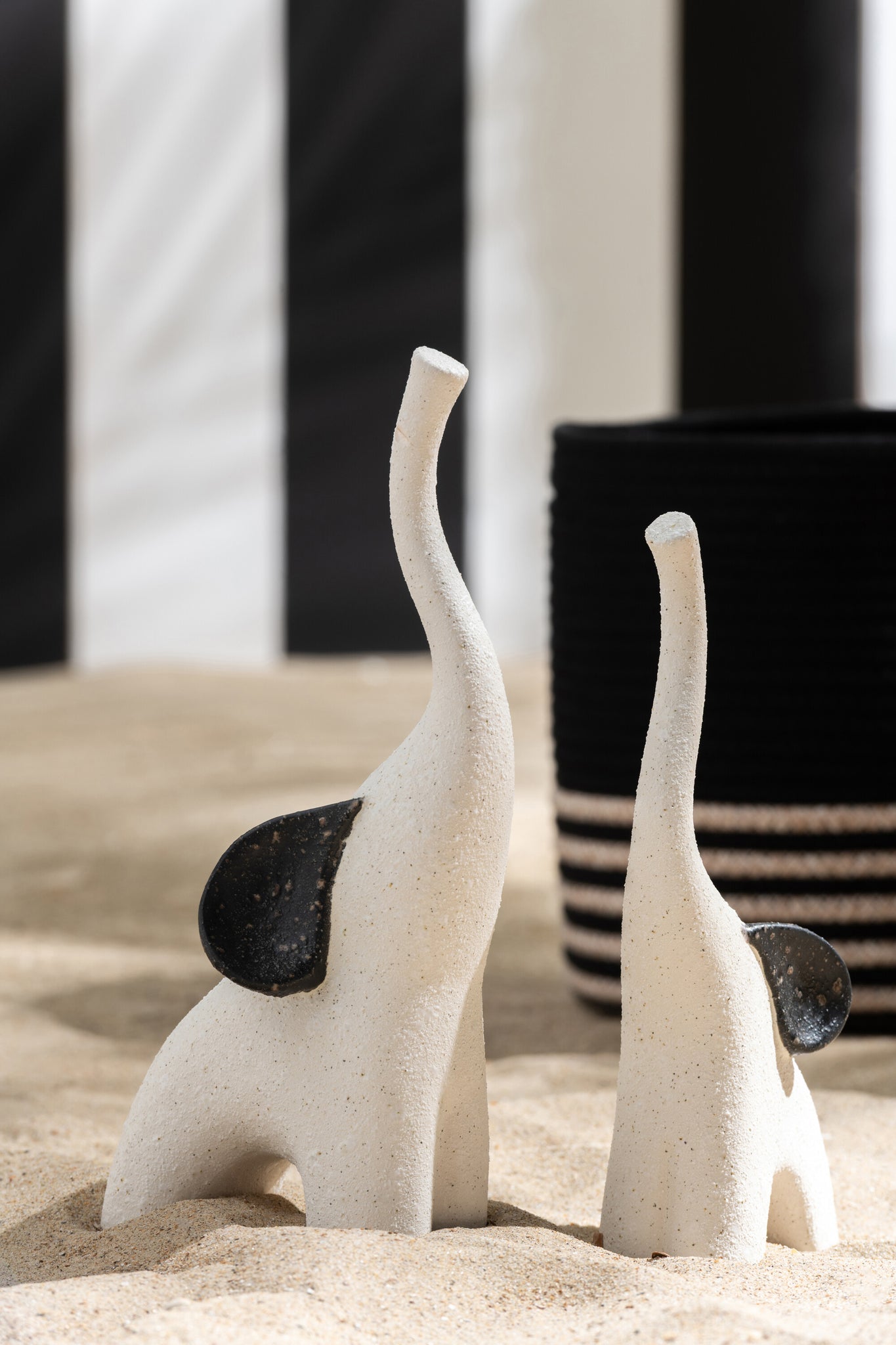 Set Van 2 Olifant Modern Steengoed Gebroken Wit/Zwart J-Line