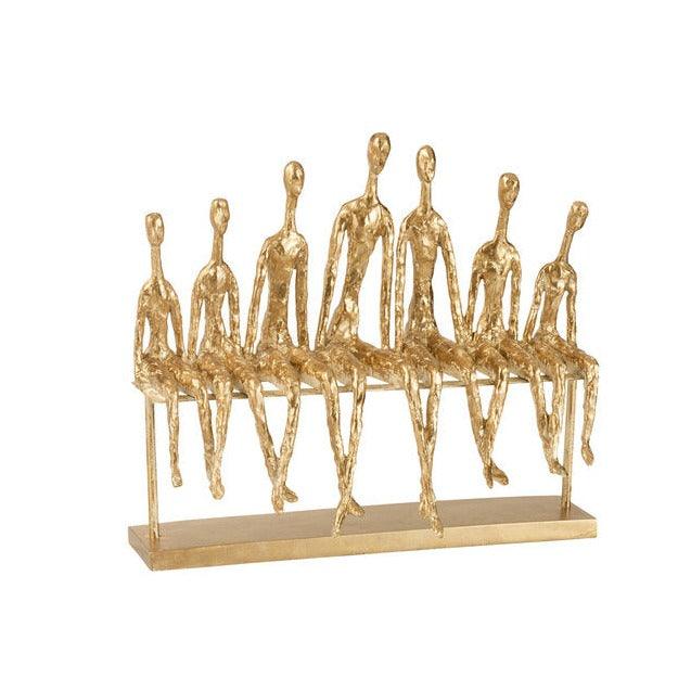 7 Mensen Zittend Op Een Bank Poly Goud - Beeld - J-Line - livinglovely.nl