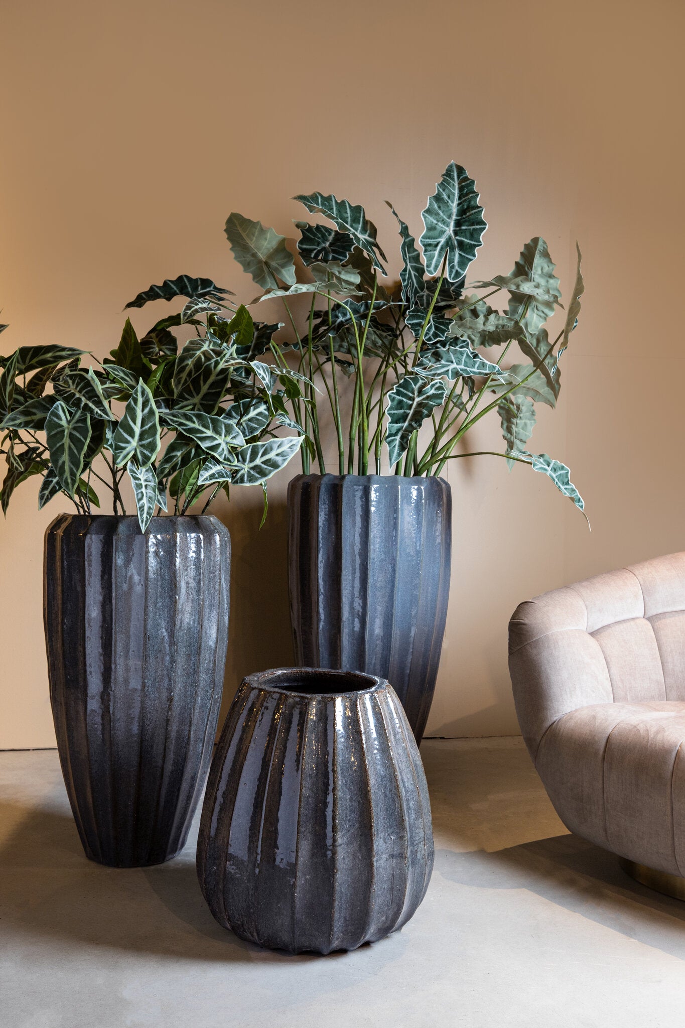 Olver Blue ceramic pot ribbed structure round L PTMD