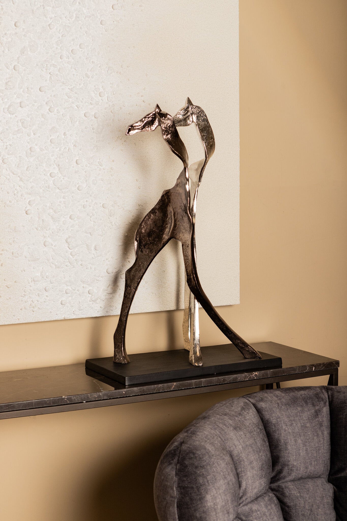 Skye Black Statue Giraffe Small PTMD