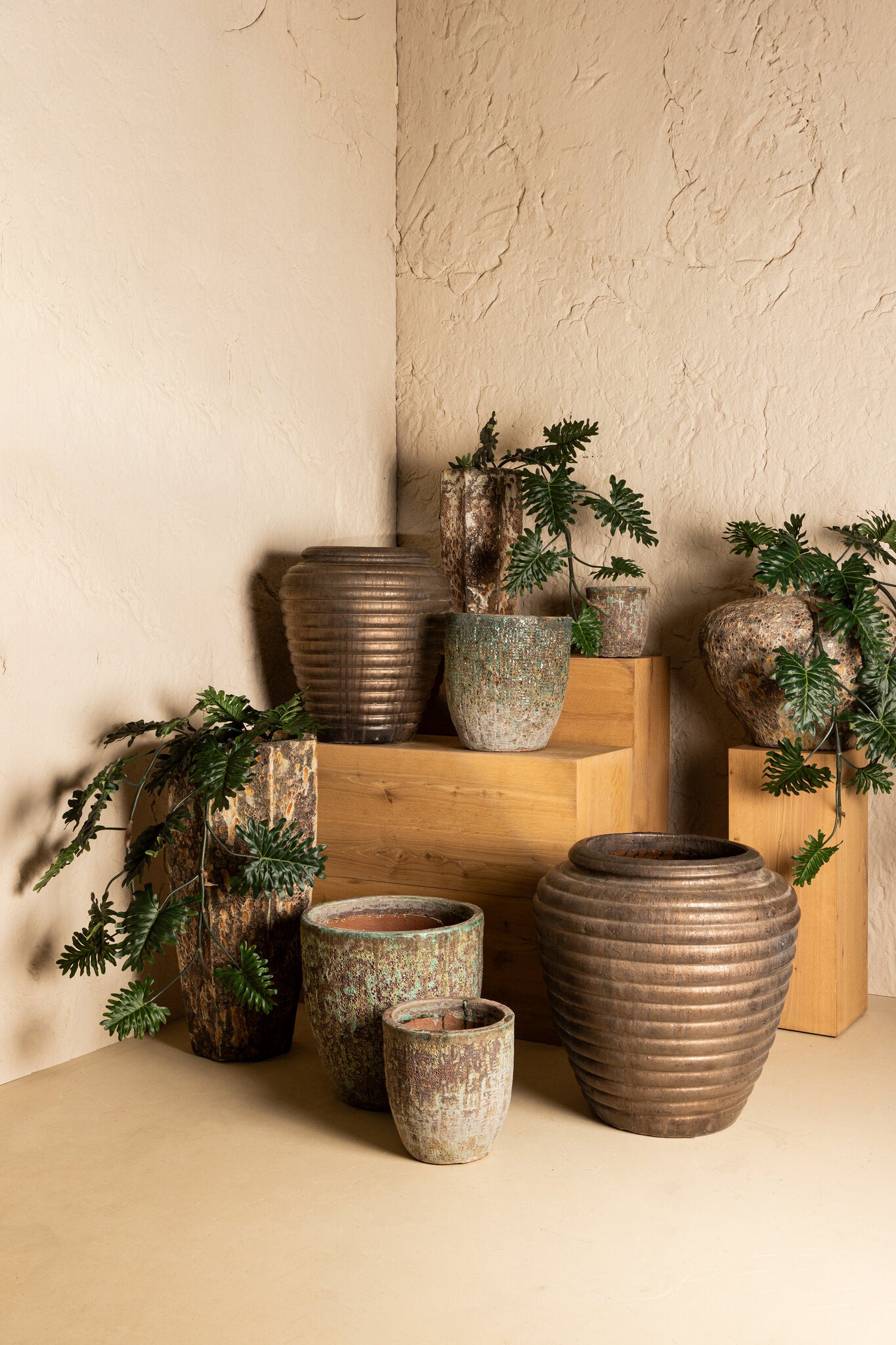 Jerzy Bronze Ceramic Pot Ribbed Round Shaped Small PTMD