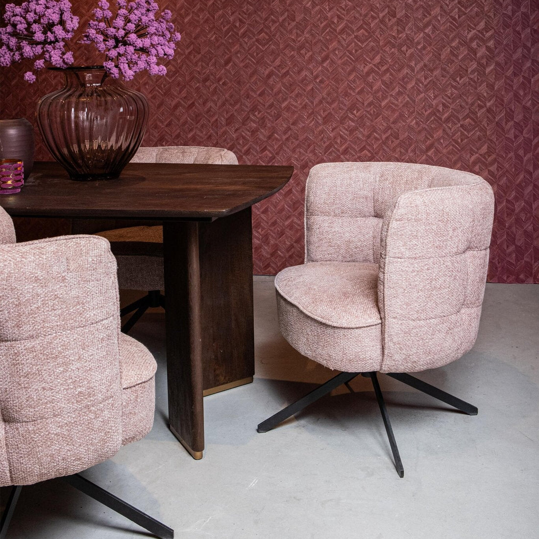 Odin Pink diningchair legacy 14 flamingo black leg PTMD