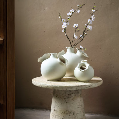 Vaas Umme Creme Rond Glanzend Keramiek Wavy Rand Medium PTMD