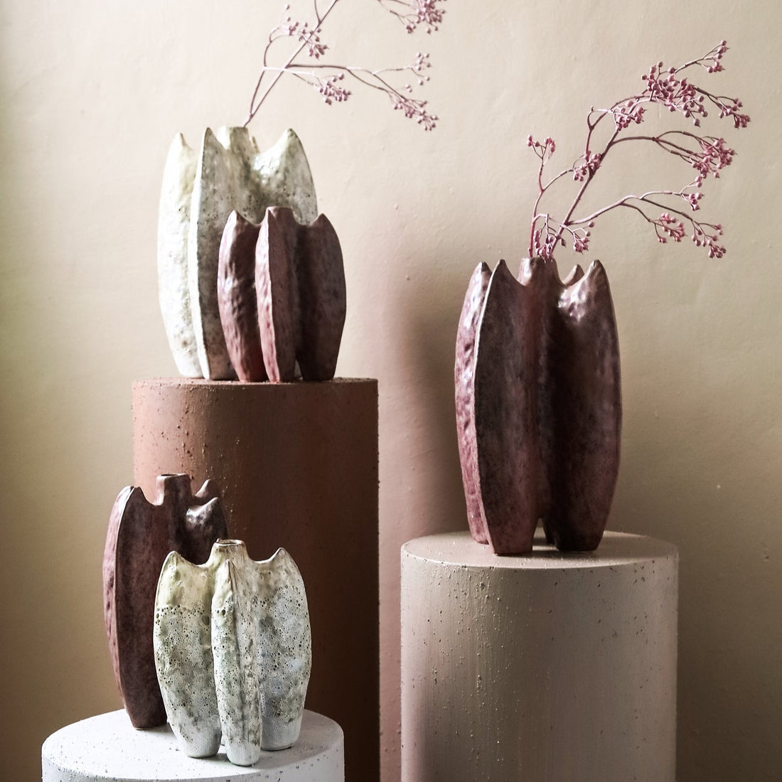 Shareece Cream Ceramic Shaped Vase Small 	Dia13.5xH23.5cm PTMD