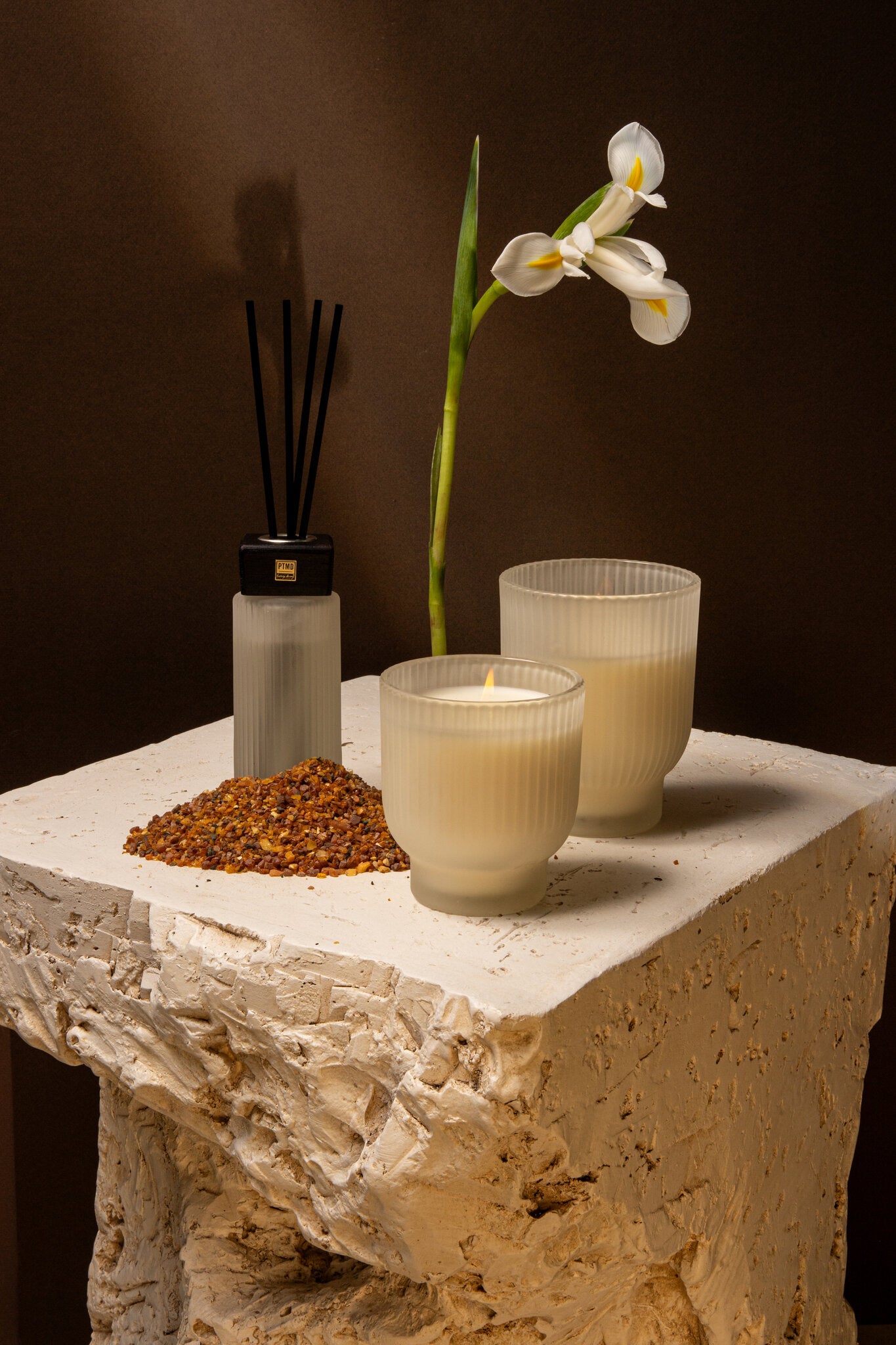 New Elements Oud Minerale Scented Candle 380g L PTMD