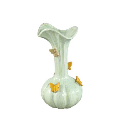 Set van 3 Tamarae vazen groen met vlinder van PTMD, grootste vaas L op witte achtergrond