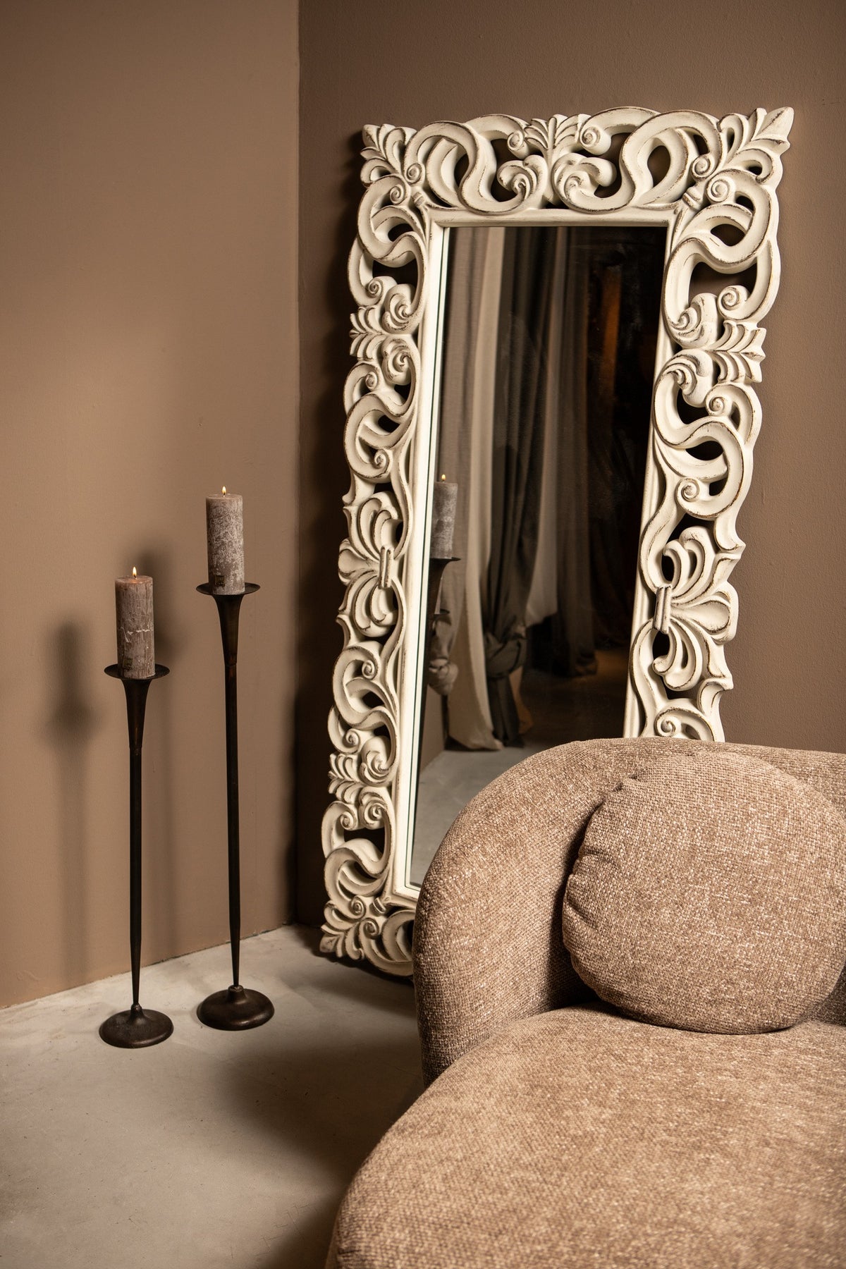 Morrigan White Poly Classical Mirror Rectangle PTMD