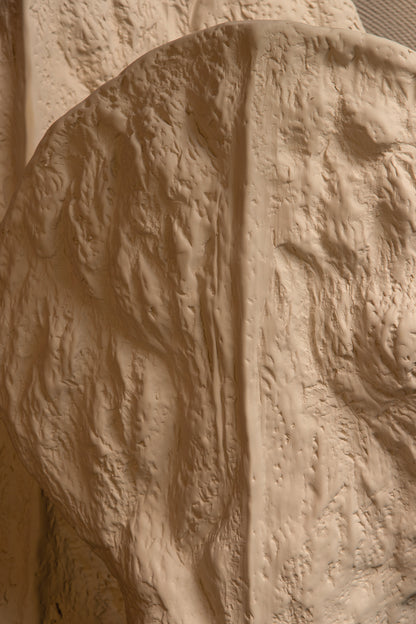Linos Taupe matt ceramic structure round vaas S PTMD