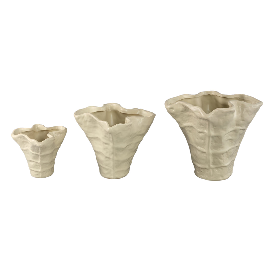 Reff Cream Matt Ceramic Wavy Shaped Pot M 25x23x21 PTMD