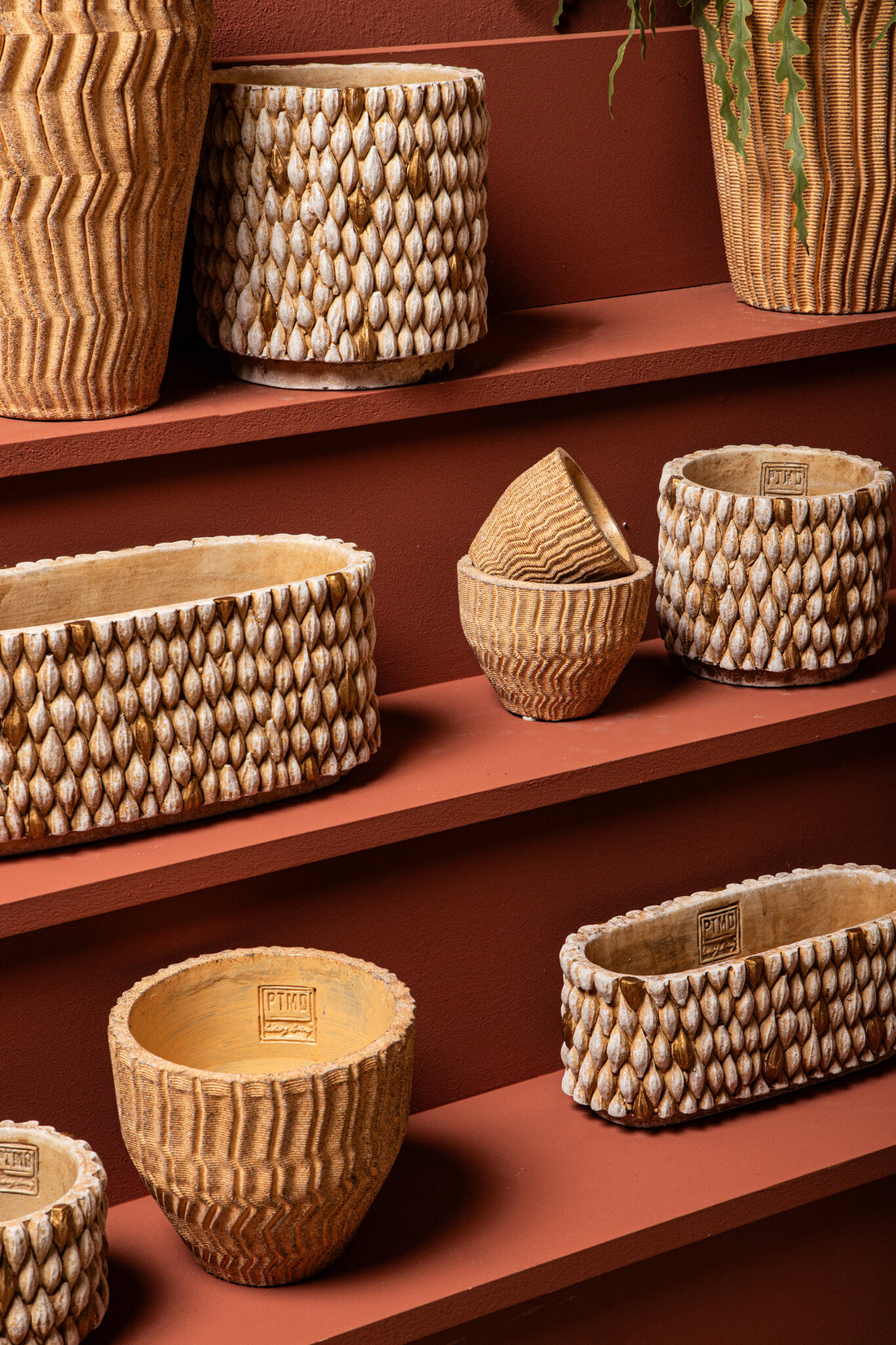 Zanaya Light Brown round cement pot ribbed high L PTMD