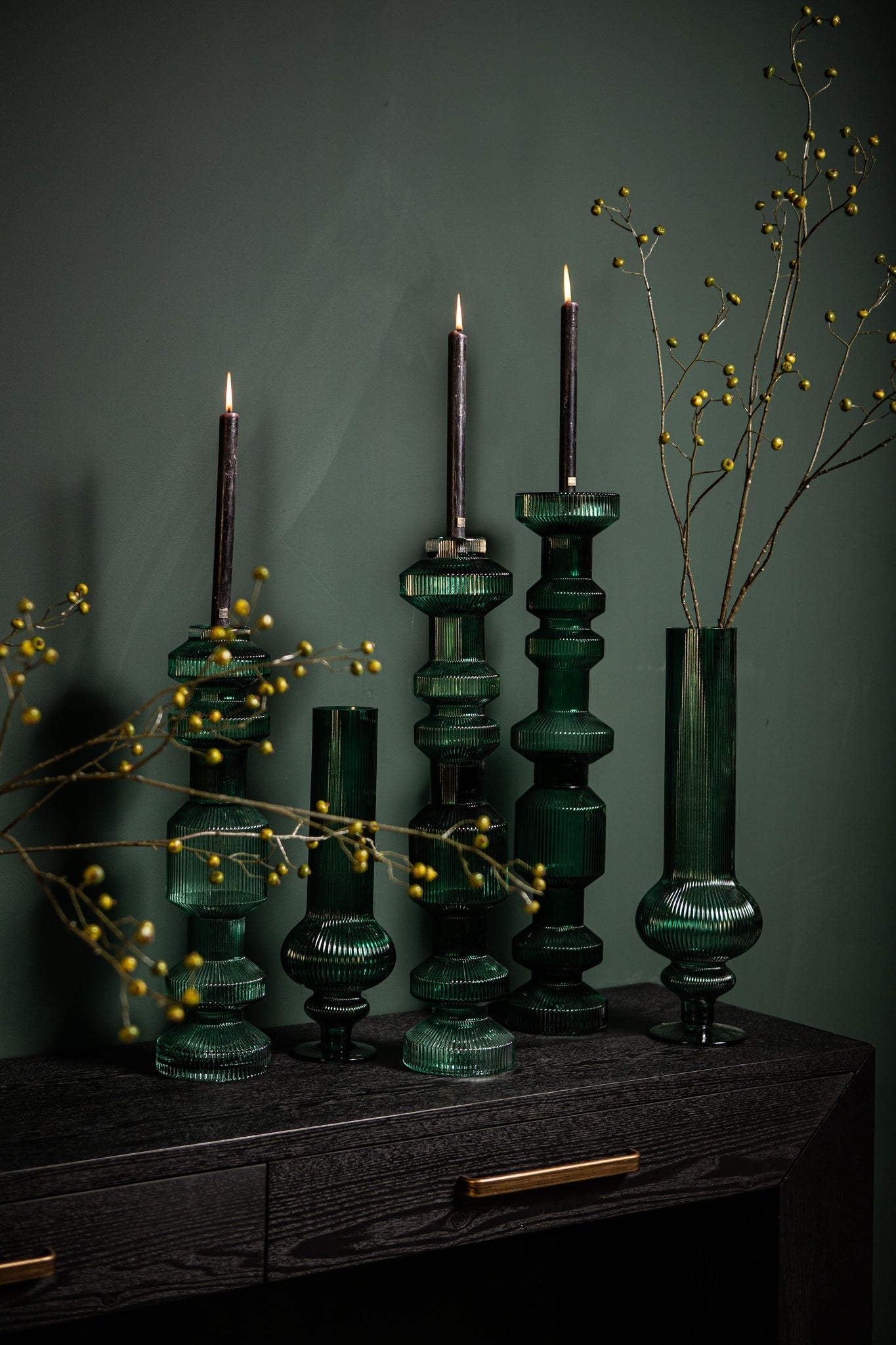 Galinda Donkergroene Geribbelde Glazen Kandelaar Large PTMD