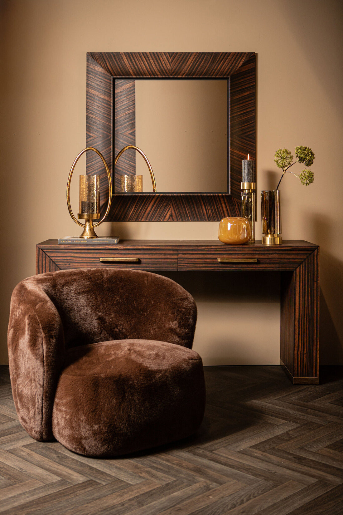 Aphrodite Dark Brown Fauteuil Fur PTMD
