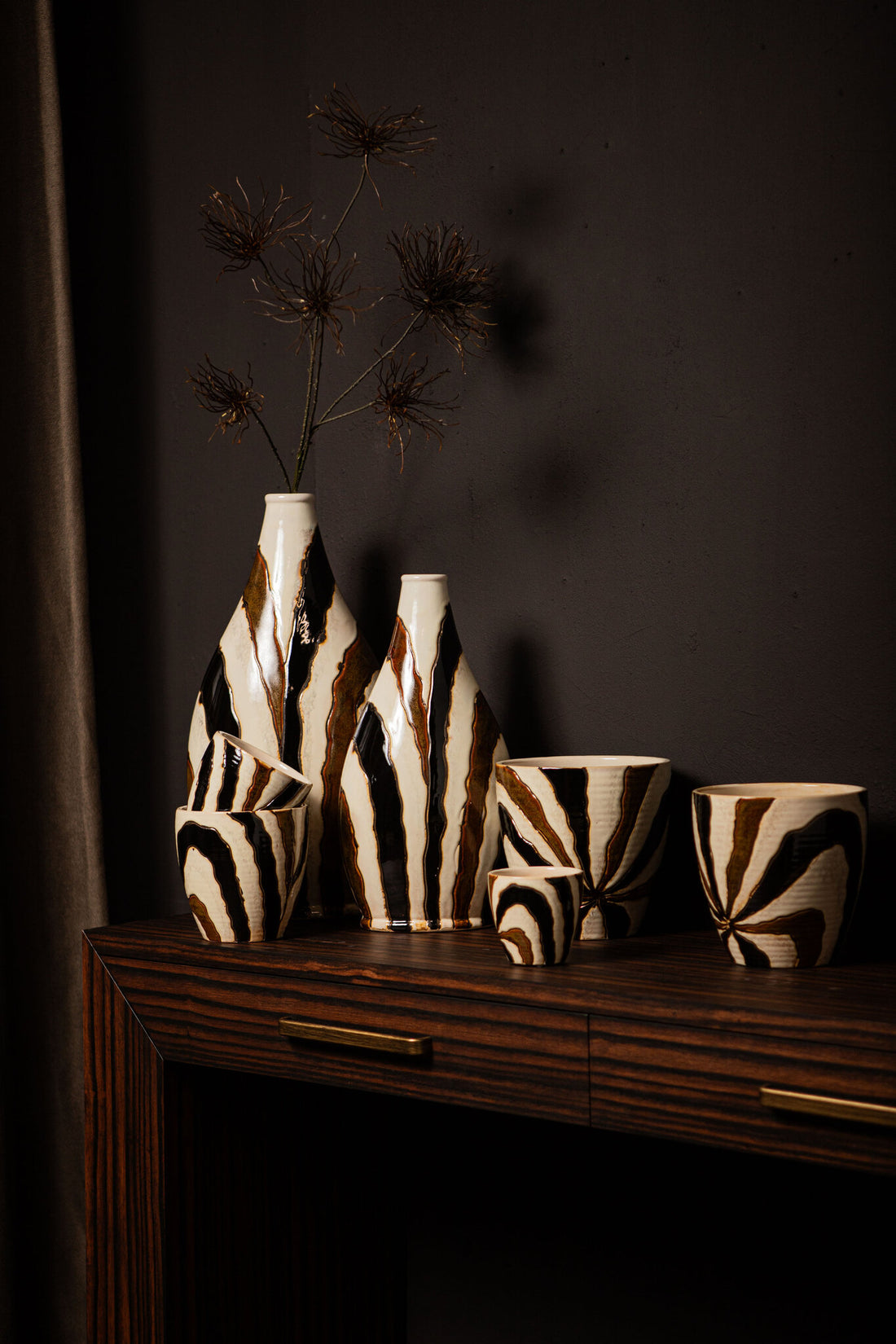 Evelin Dark Brown Oval Ceramic Vase With Lines S 23x15x44.5cm PTMD
