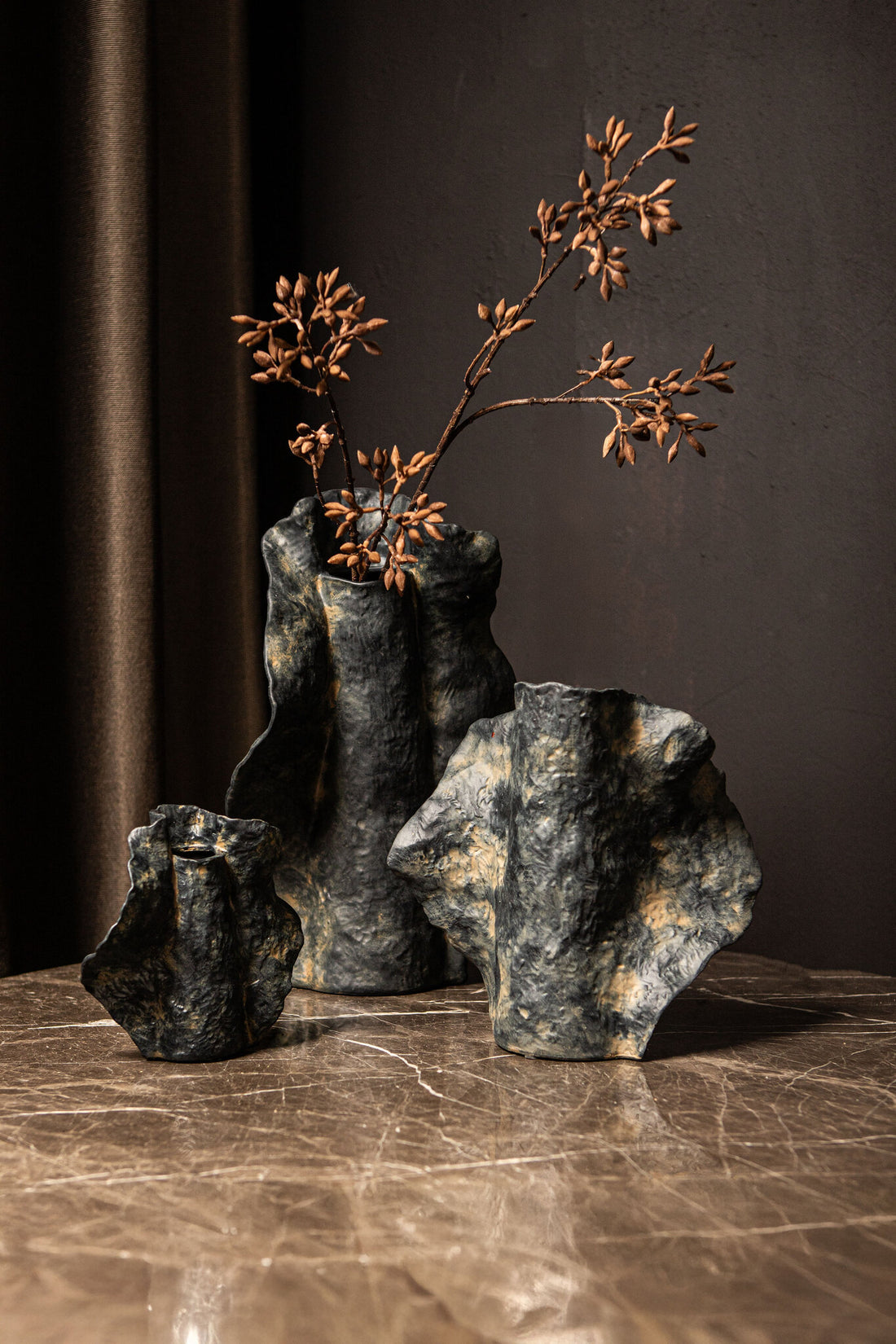 Aleigha Black Ceramic Organic Shaped Vaas M PTMD