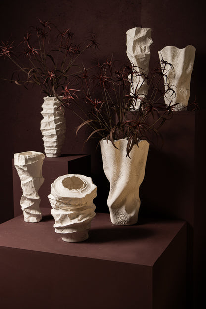 Violettee White Ceramic Wavy Vase Dot Pattern S 22x17x38cm PTMD