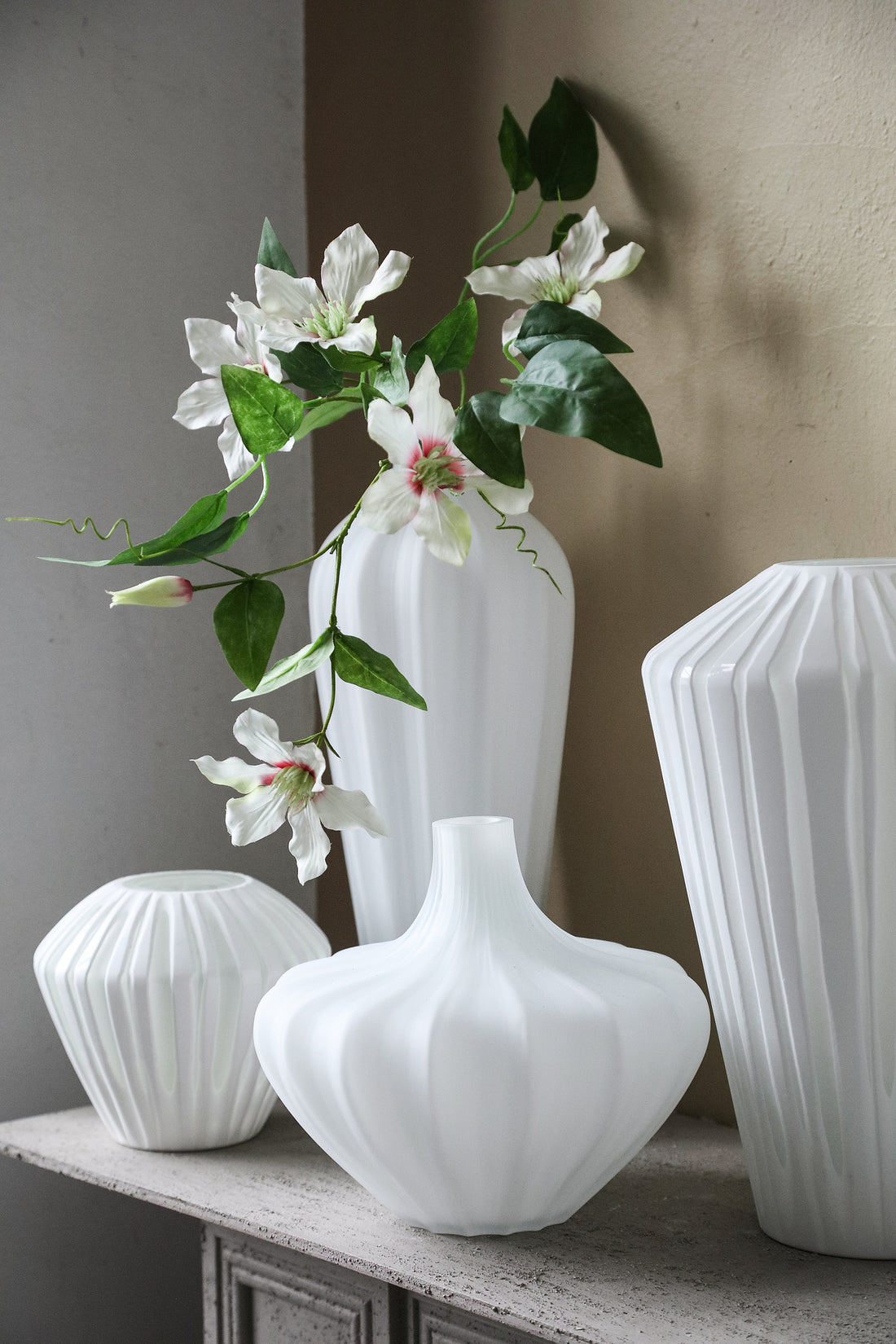 Ireka White Handcut Solid Glass Angular Round M PTMD