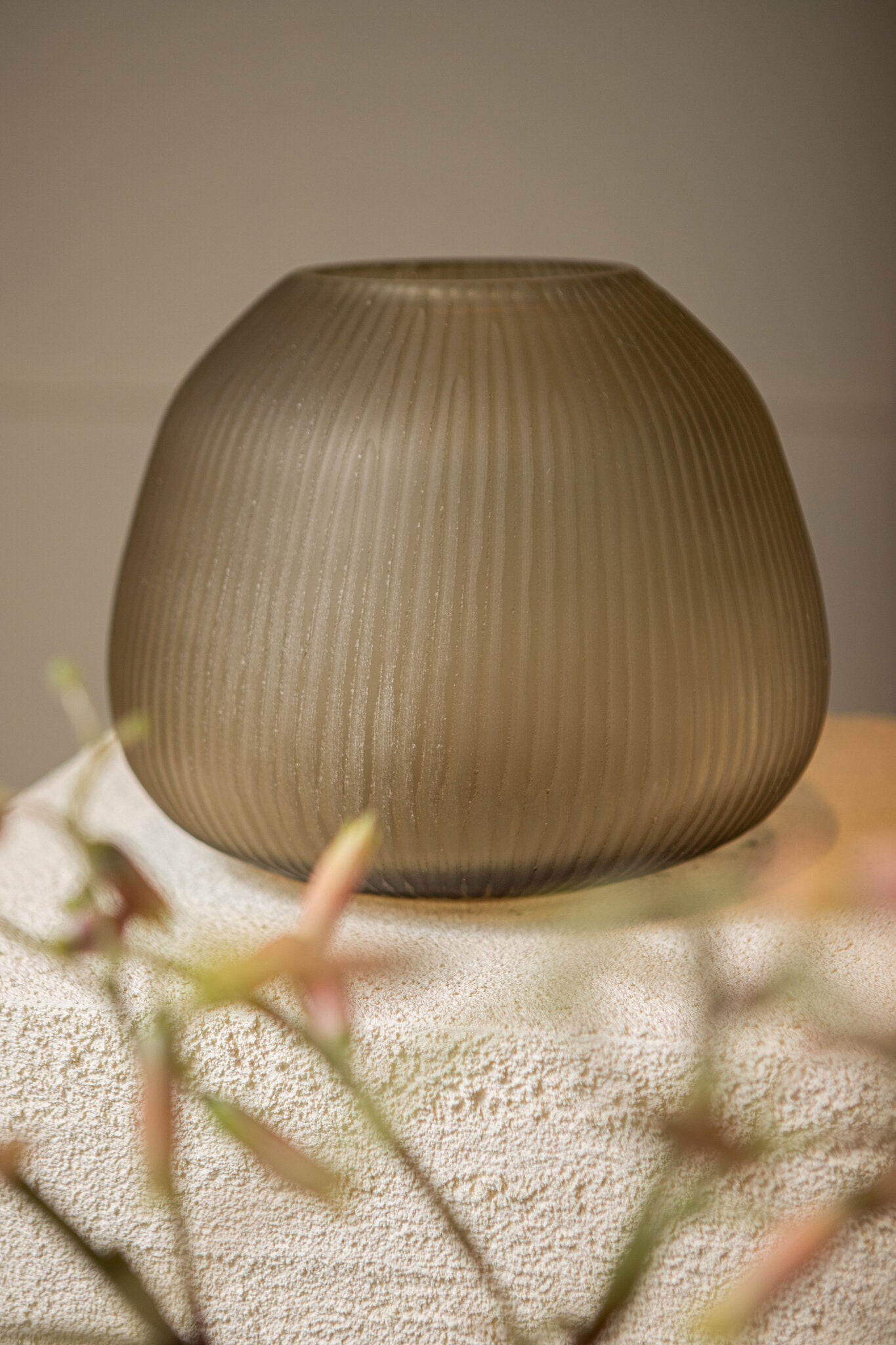 Vaas Marria Bruin Glas Ribbel Rond Small PTMD