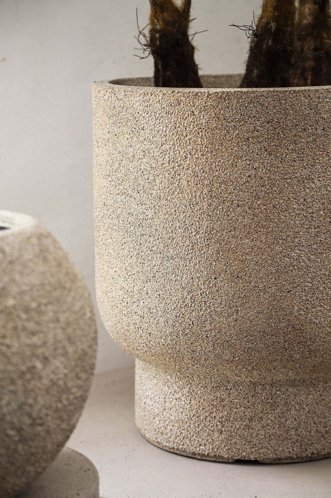 Bloempot Nihara Beige Vezelcement Set van 3 op Voet PTMD