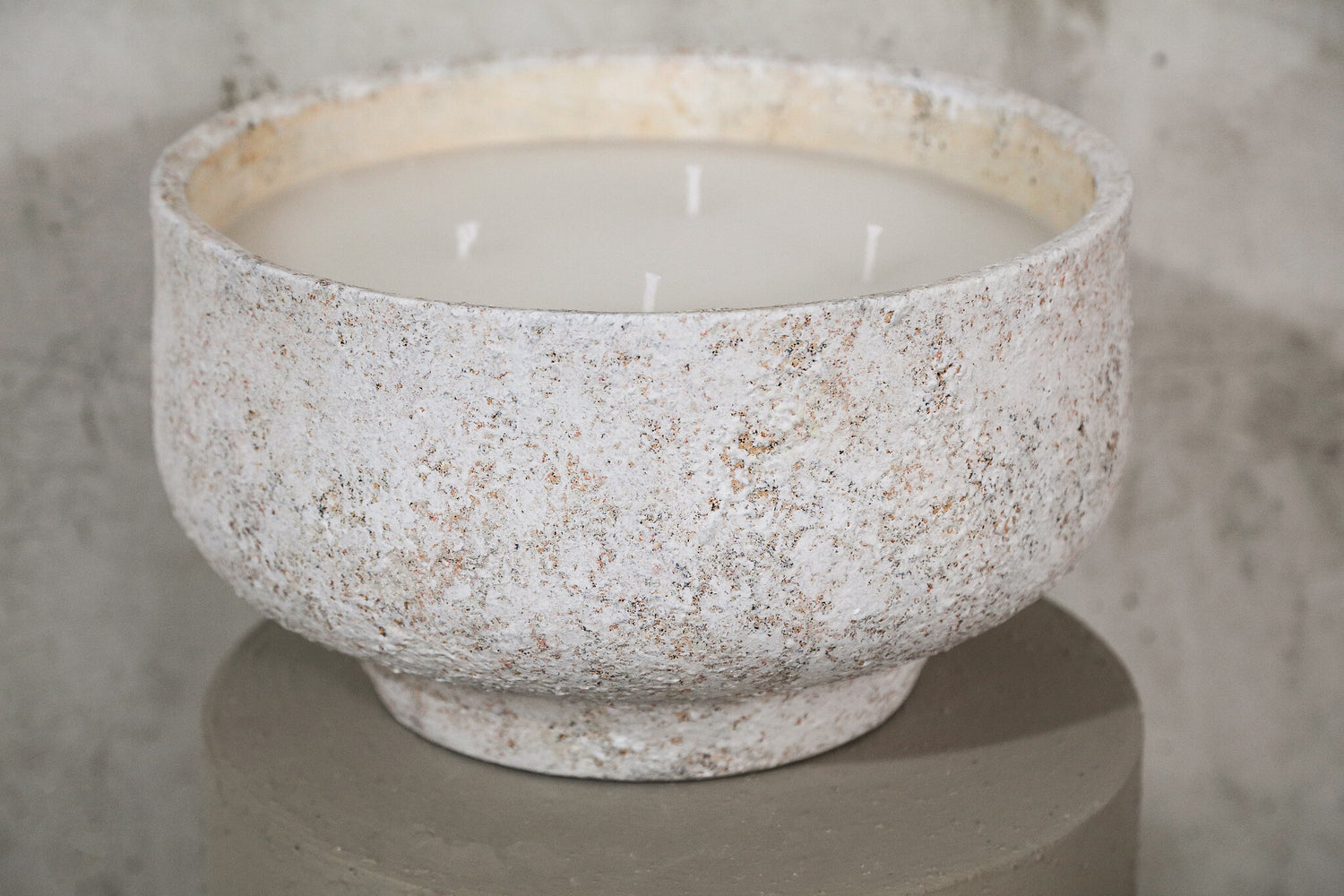 Outdoor Kaars Haily Wit Cement Op Voet Large PTMD