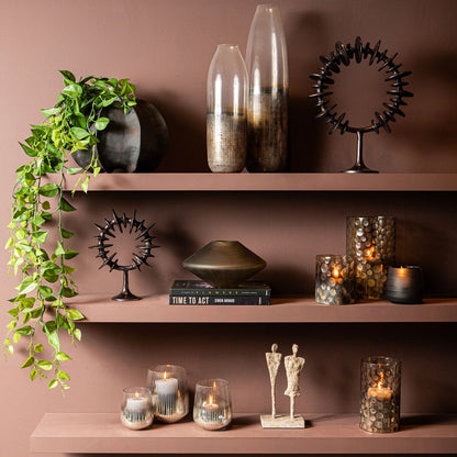 Beeld Darriel Beige Aluminium Koppel Op Marmeren Voet PTMD