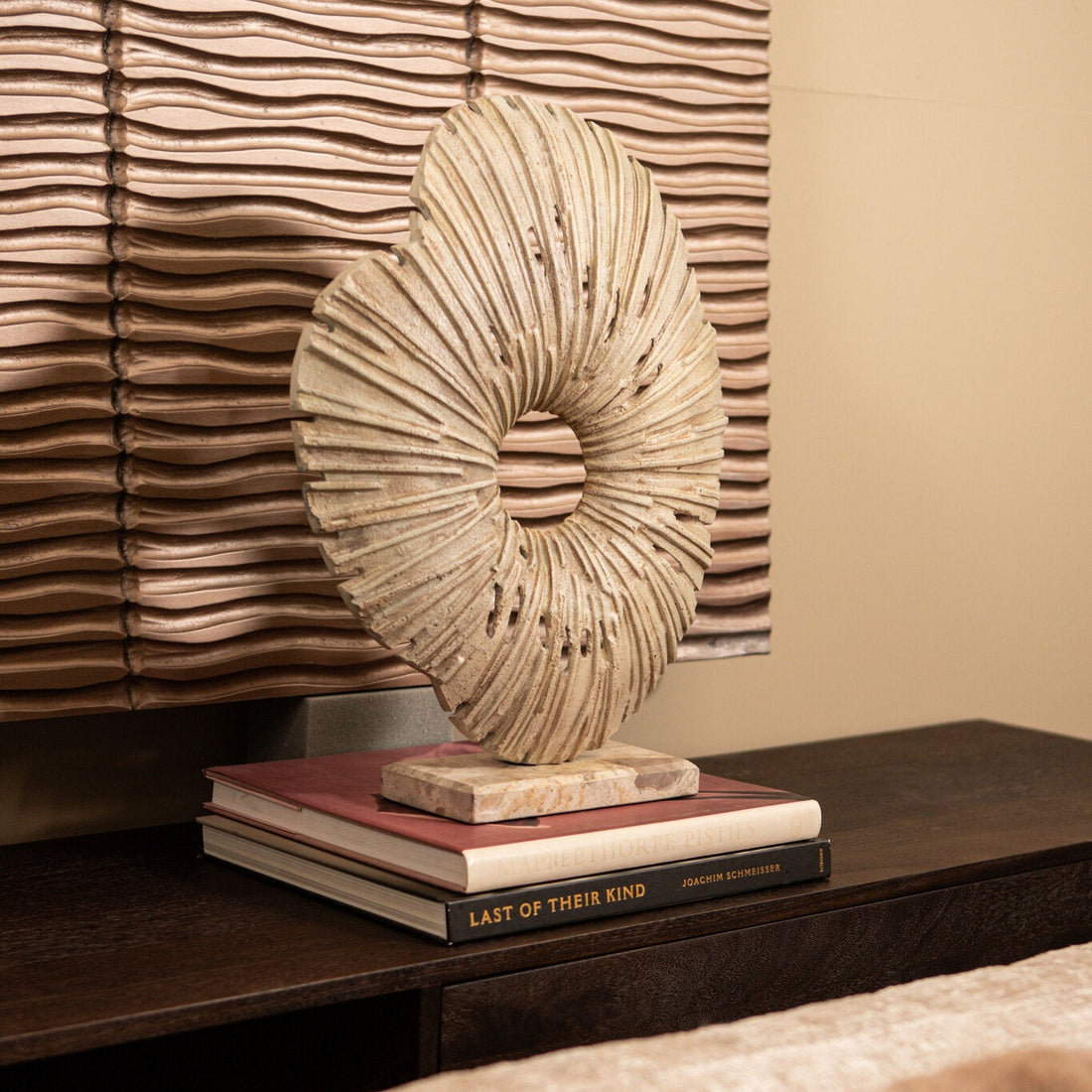 Vija Beige Casted Alu Organic Open Statue S PTMD
