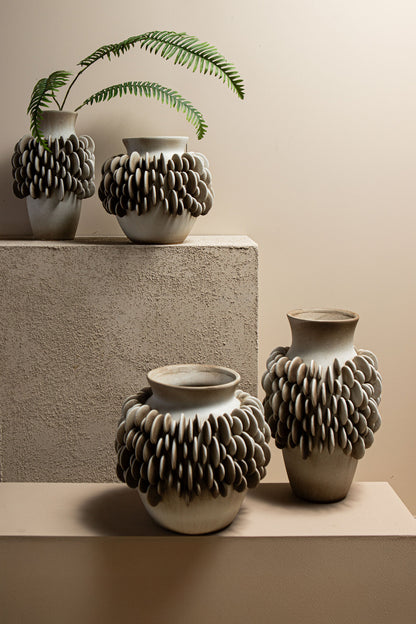 Wina Beige Ceramic Vase With Round Scales Low L PTMD