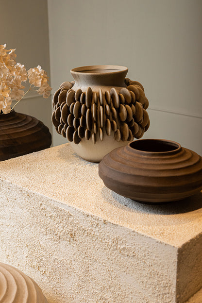 Wina Beige Ceramic Vase With Round Scales High Small PTMD