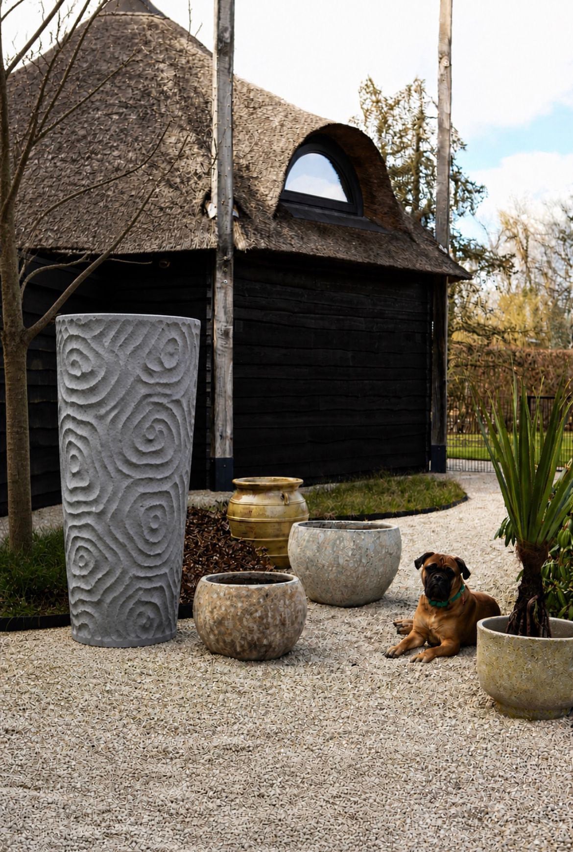 Beth Grey cement extreem big pot organic pattern L PTMD