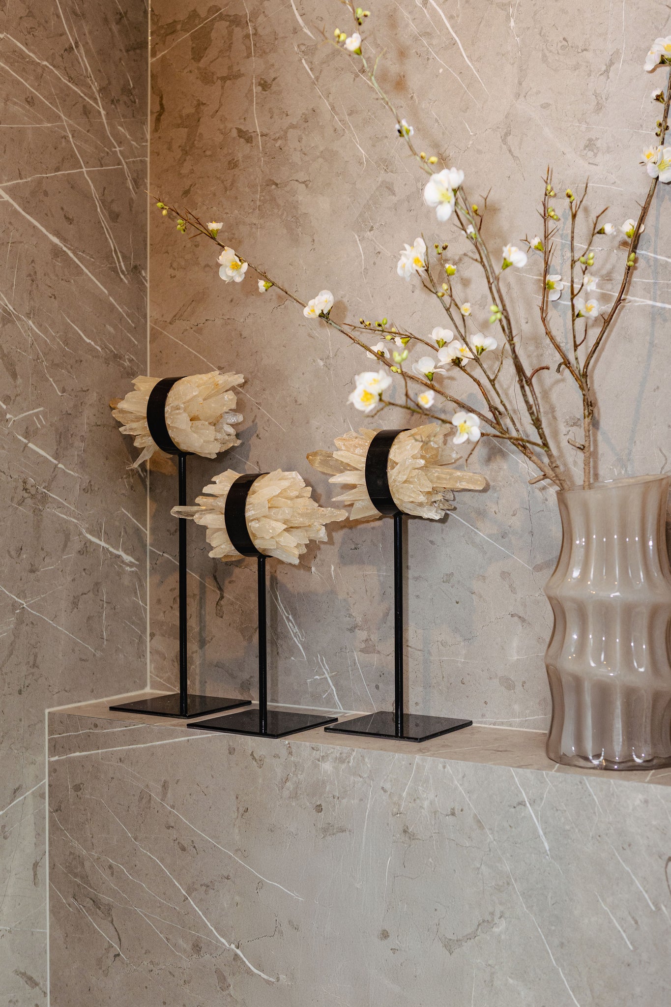 Yerin Natural Quartz Mineral Cluster Deco Statue S PTMD