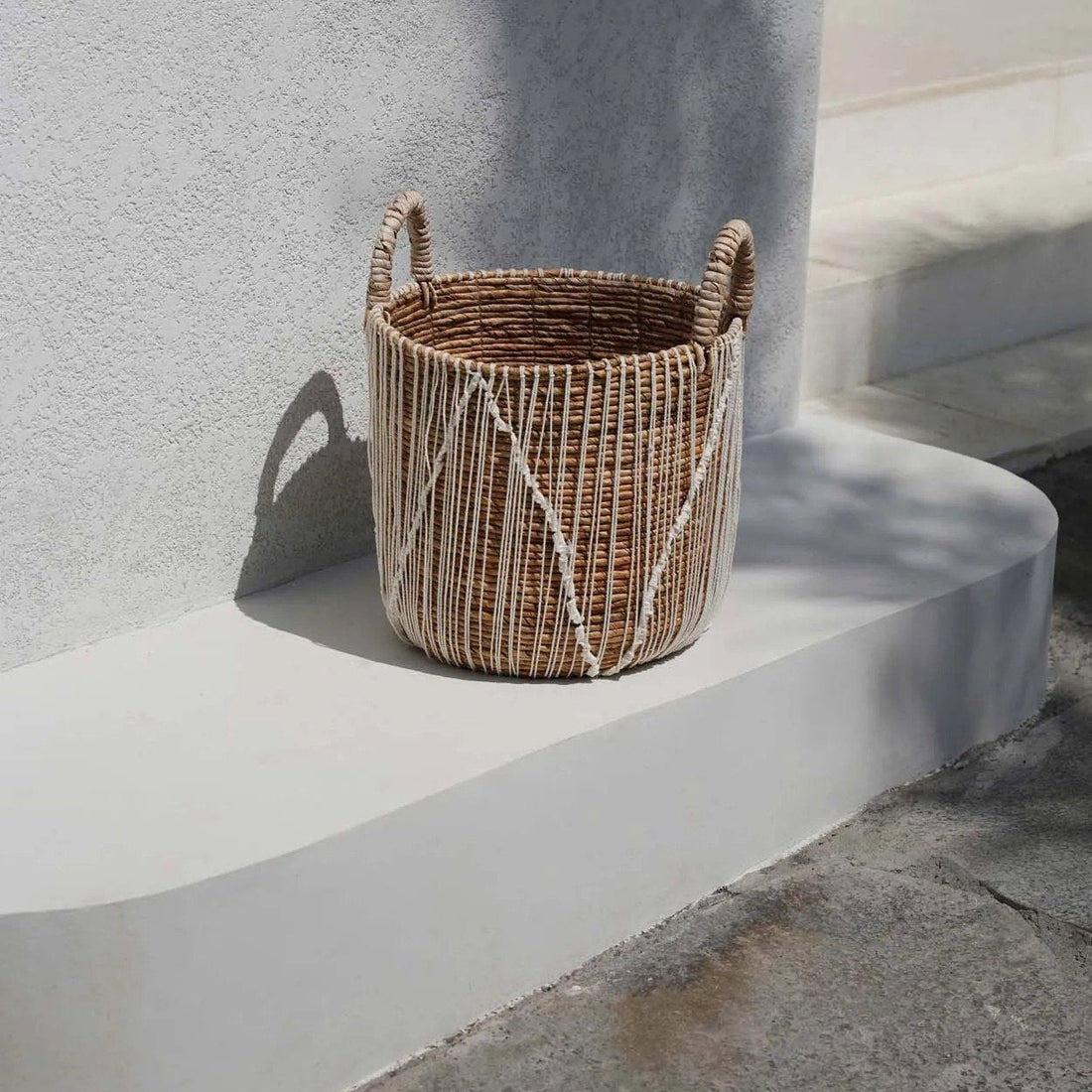 De Straight Stitched Macramé Mand - L