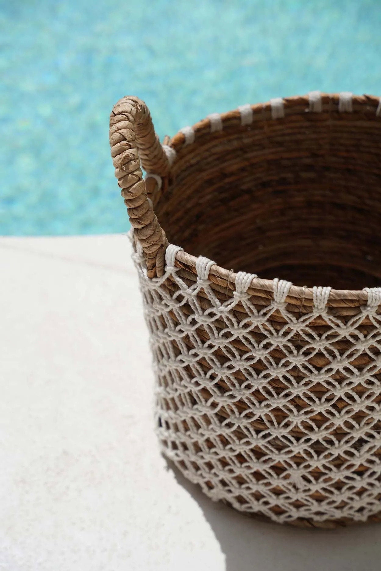 The Crossed Stitched Macrame Basket - Large