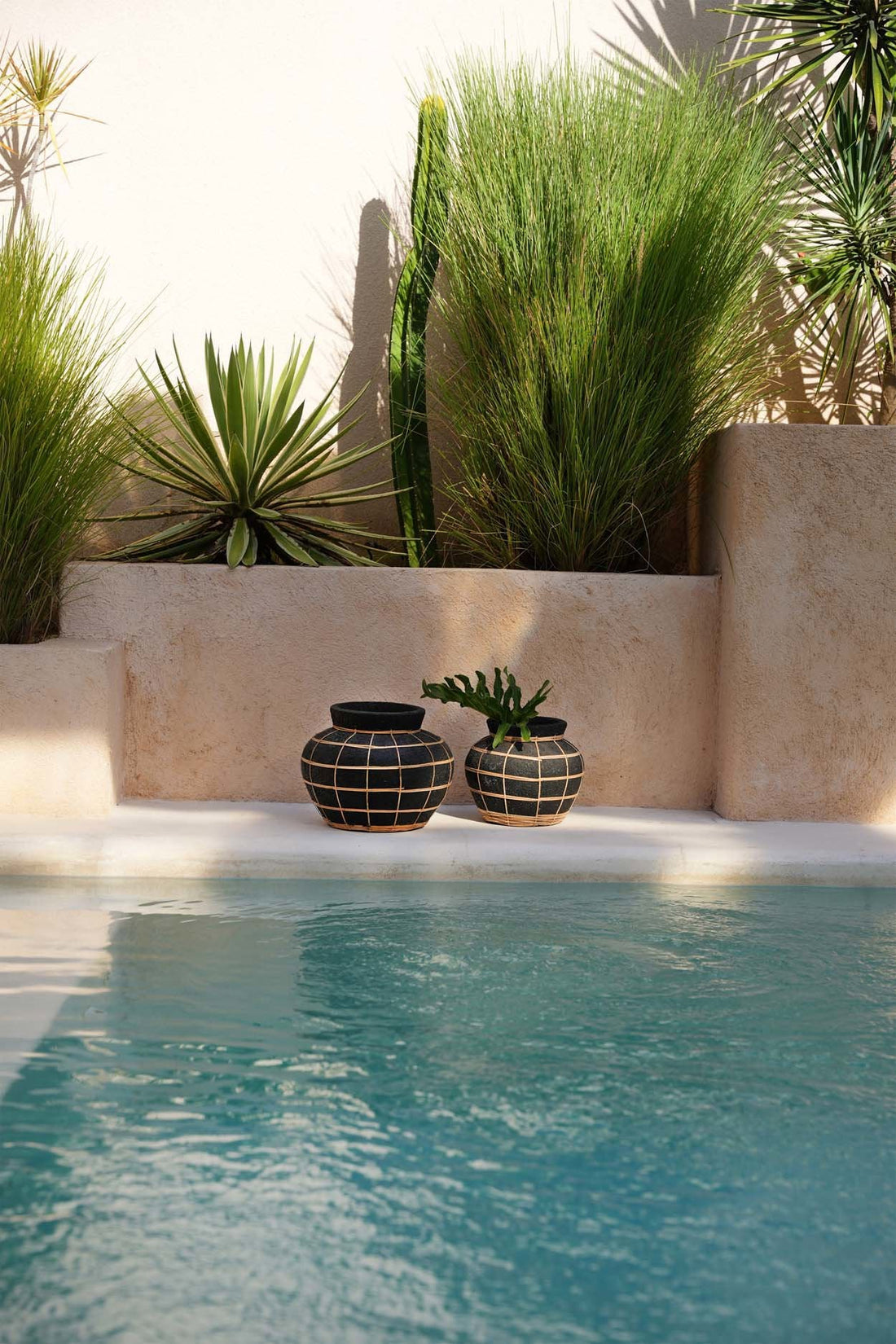 De Belly Vaas - Zwart Naturel - L