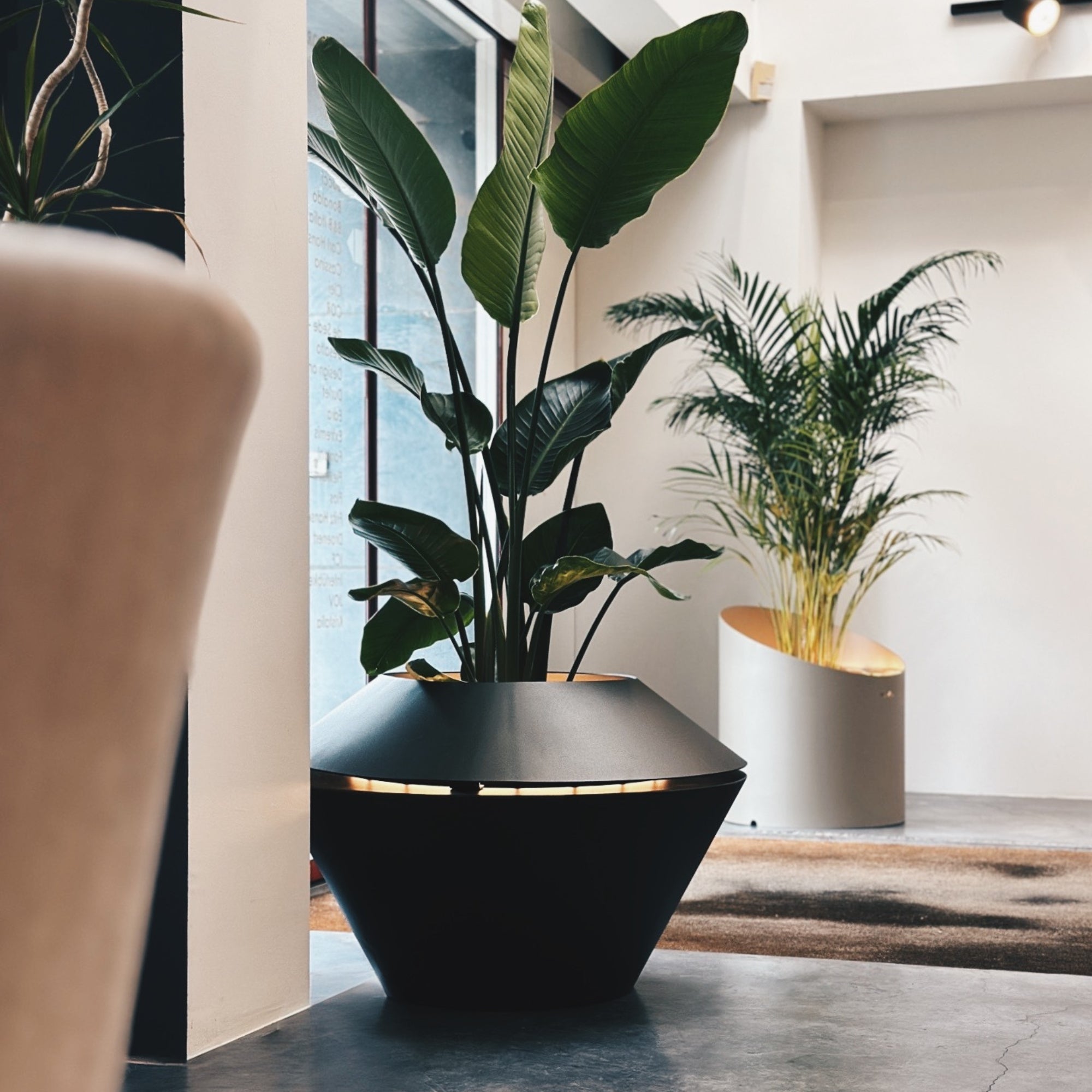 MAZU Oyster Luxe LED Plantenpot Zwart Bruin