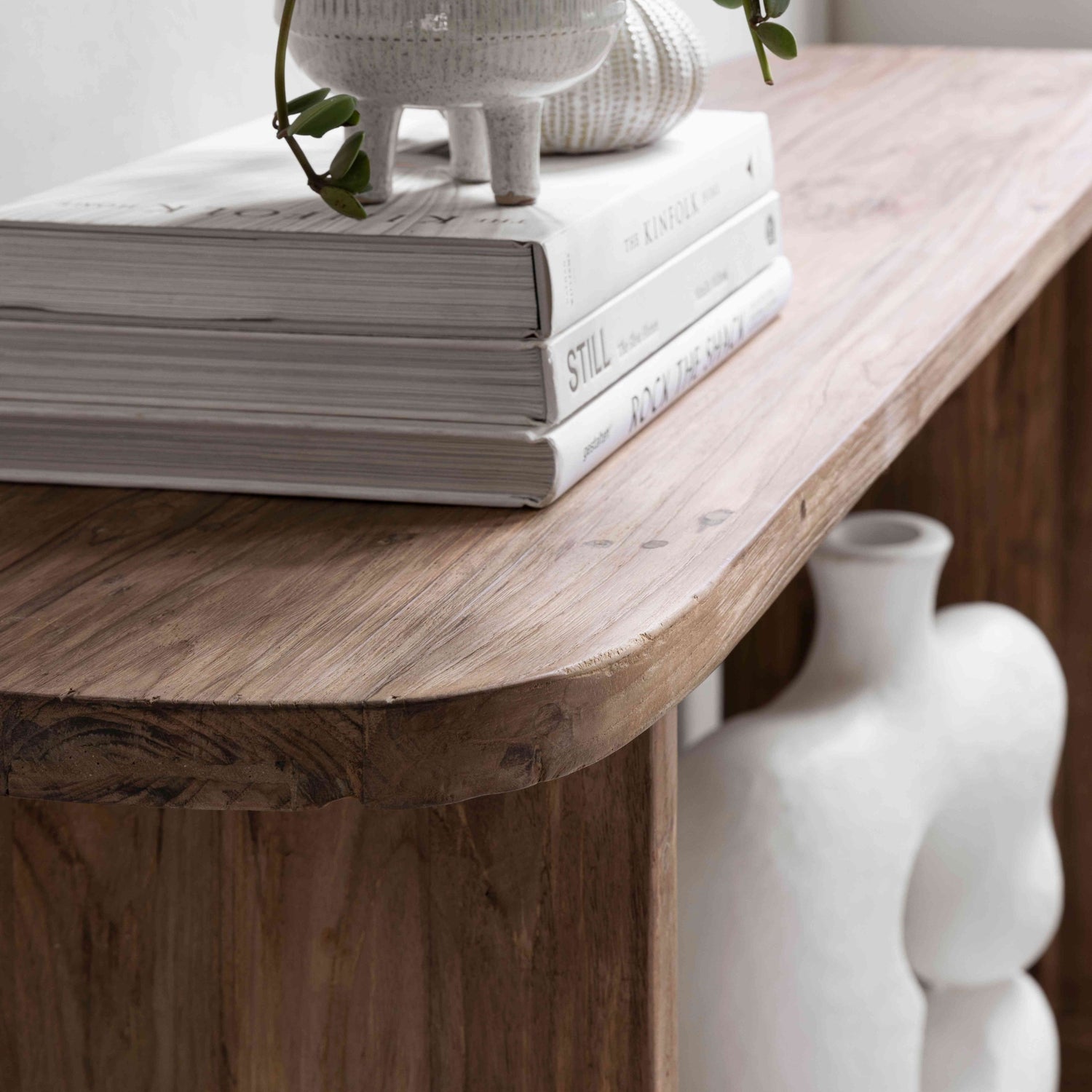 MUST Living Console Vico