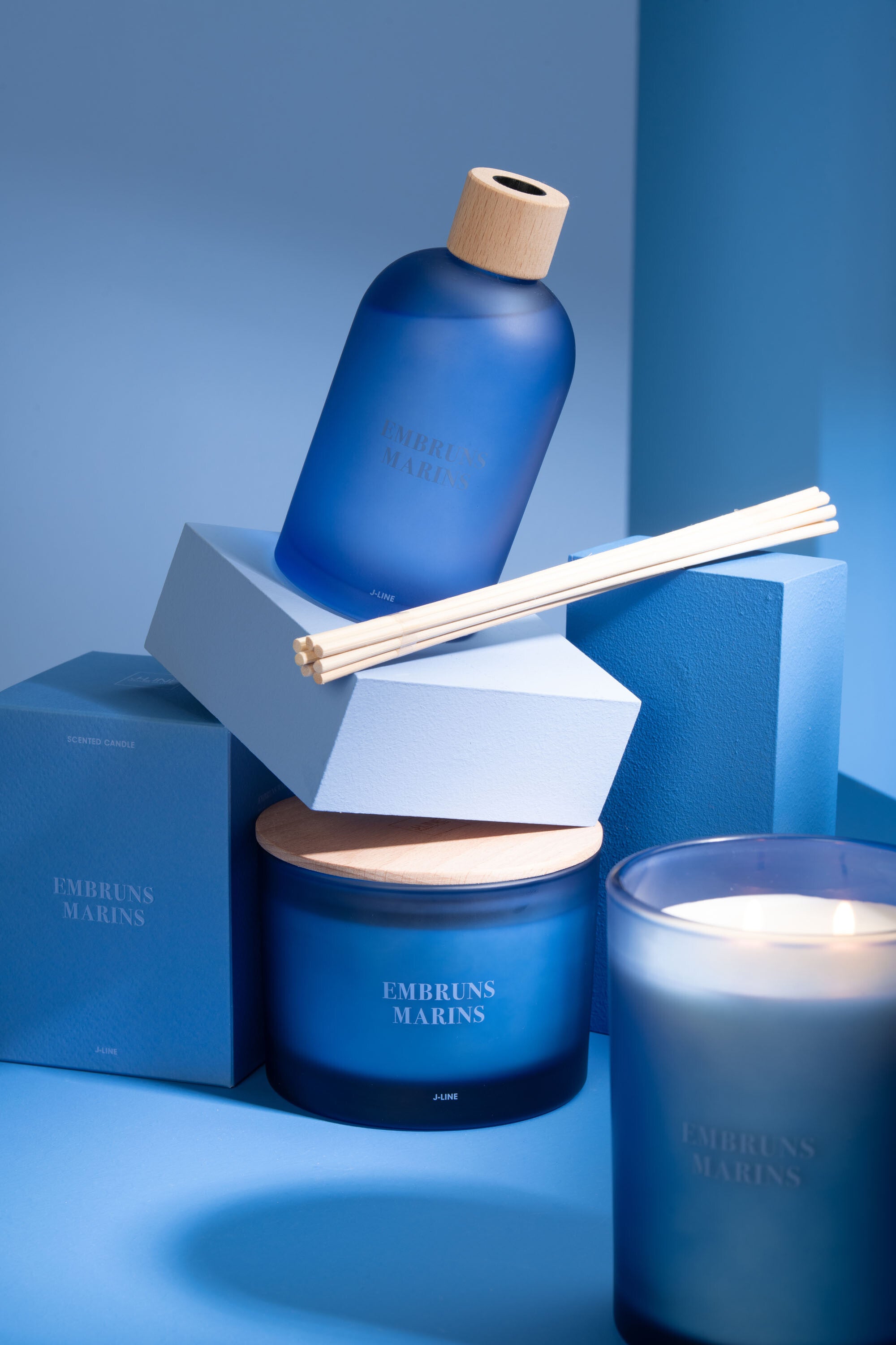 Accords Essentiels Embruns Marins Geurstokjes + Geurkaars Bundle Small - Geurkaars - Living Lovely - livinglovely.nl