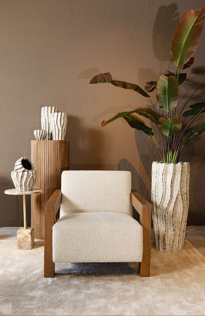 Adelina Bloempot Keramiek Wit Small van PTMD, bloempot gestyled in een sfeervol interieur